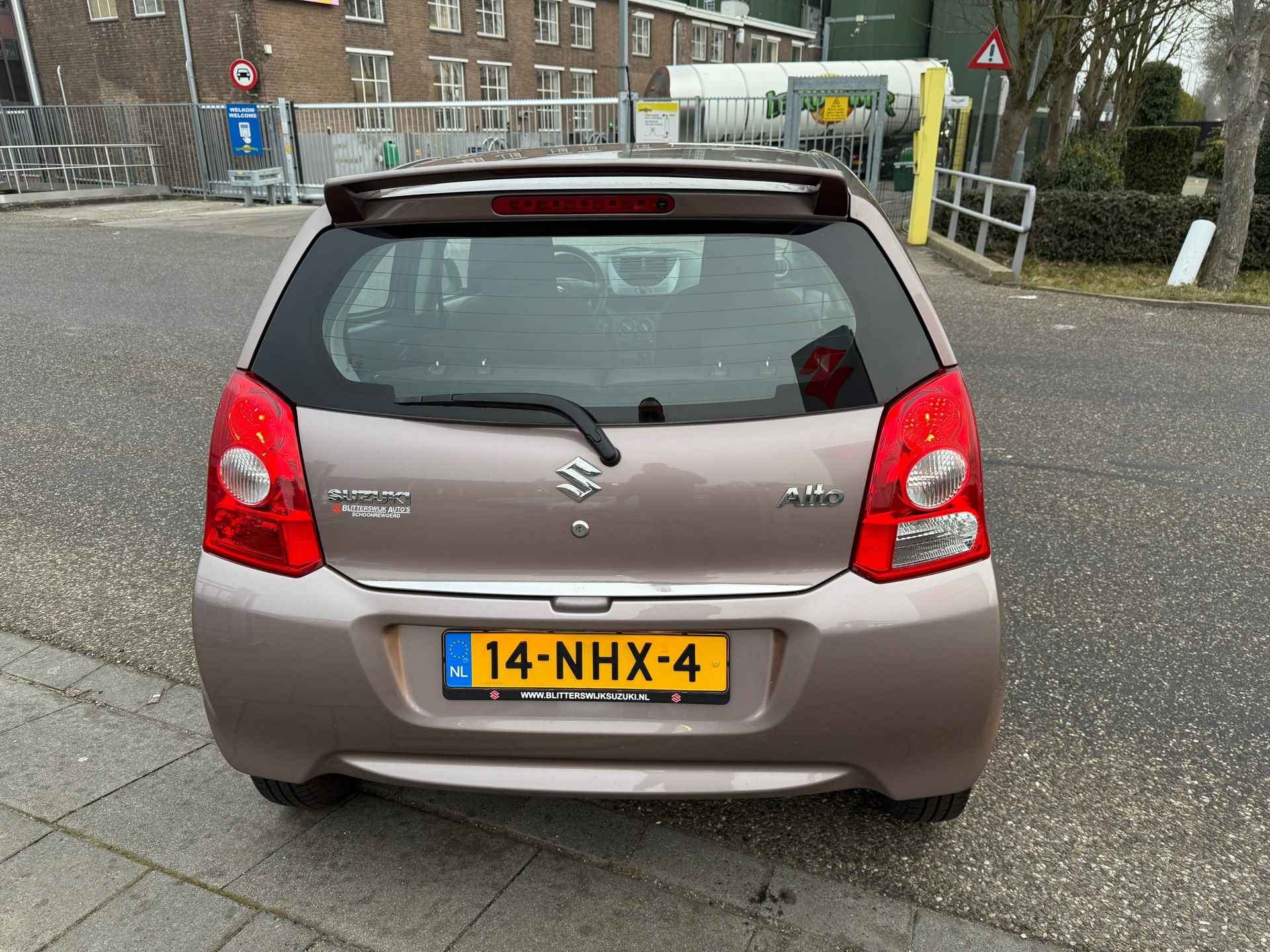 Suzuki Alto 1.0 Exclusive // Airco // Nette door ons onderhouden ALTO // Stootlijst // Spoiler // Rijklaarprijs! - 14/27