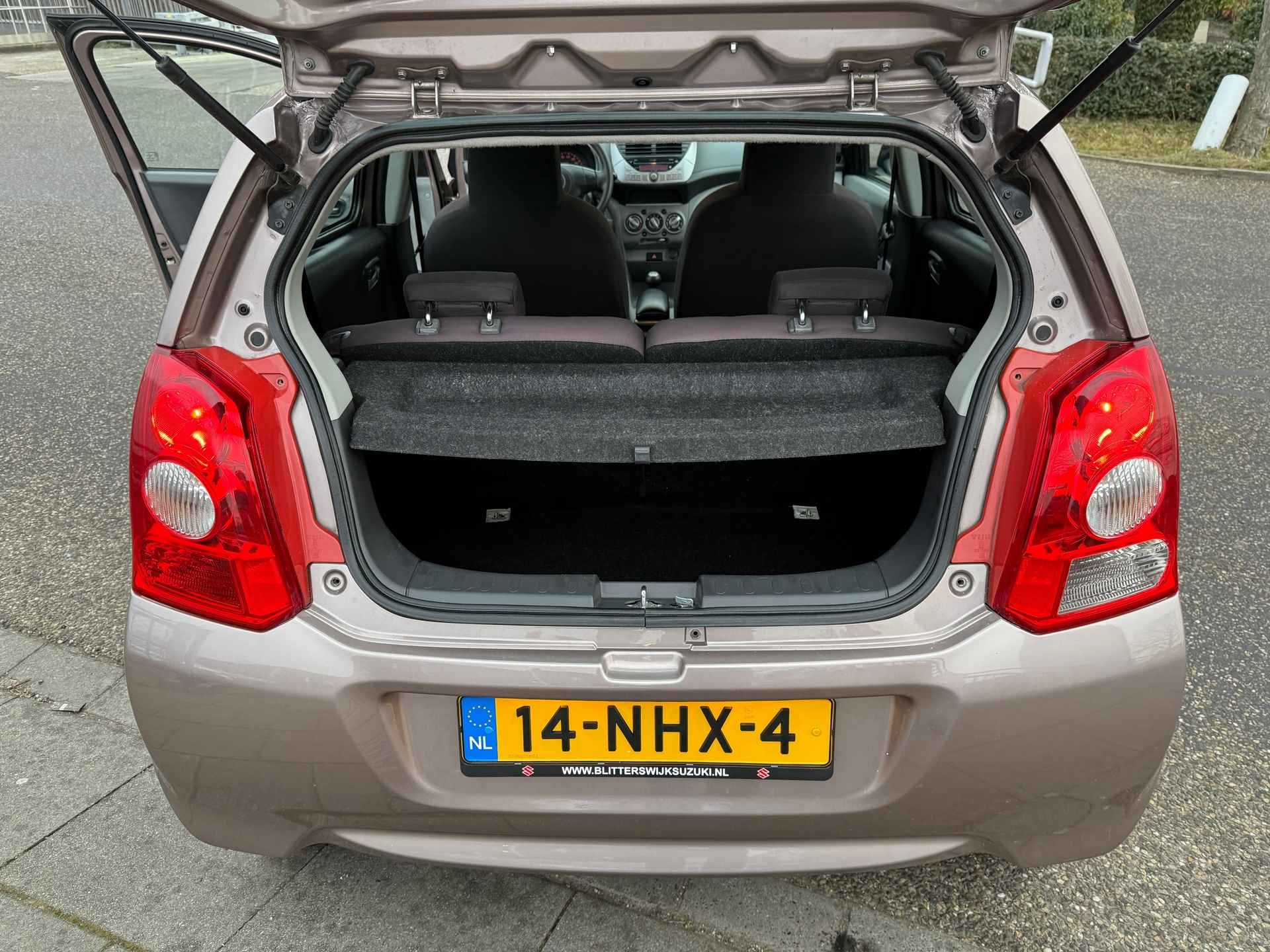 Suzuki Alto 1.0 Exclusive // Airco // Nette door ons onderhouden ALTO // Stootlijst // Spoiler // Rijklaarprijs! - 20/27