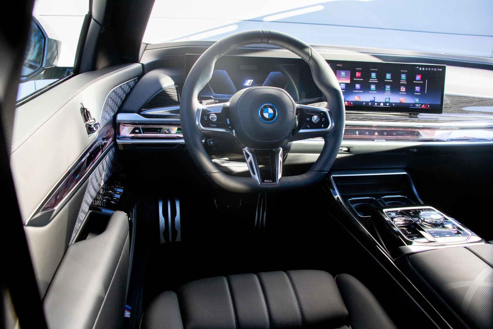 BMW i7 eDrive50 | Glazen panoramadak Sky Lounge | Bowers & Wilkins Diamond Surround Sound Systeem | Selections - 9/33