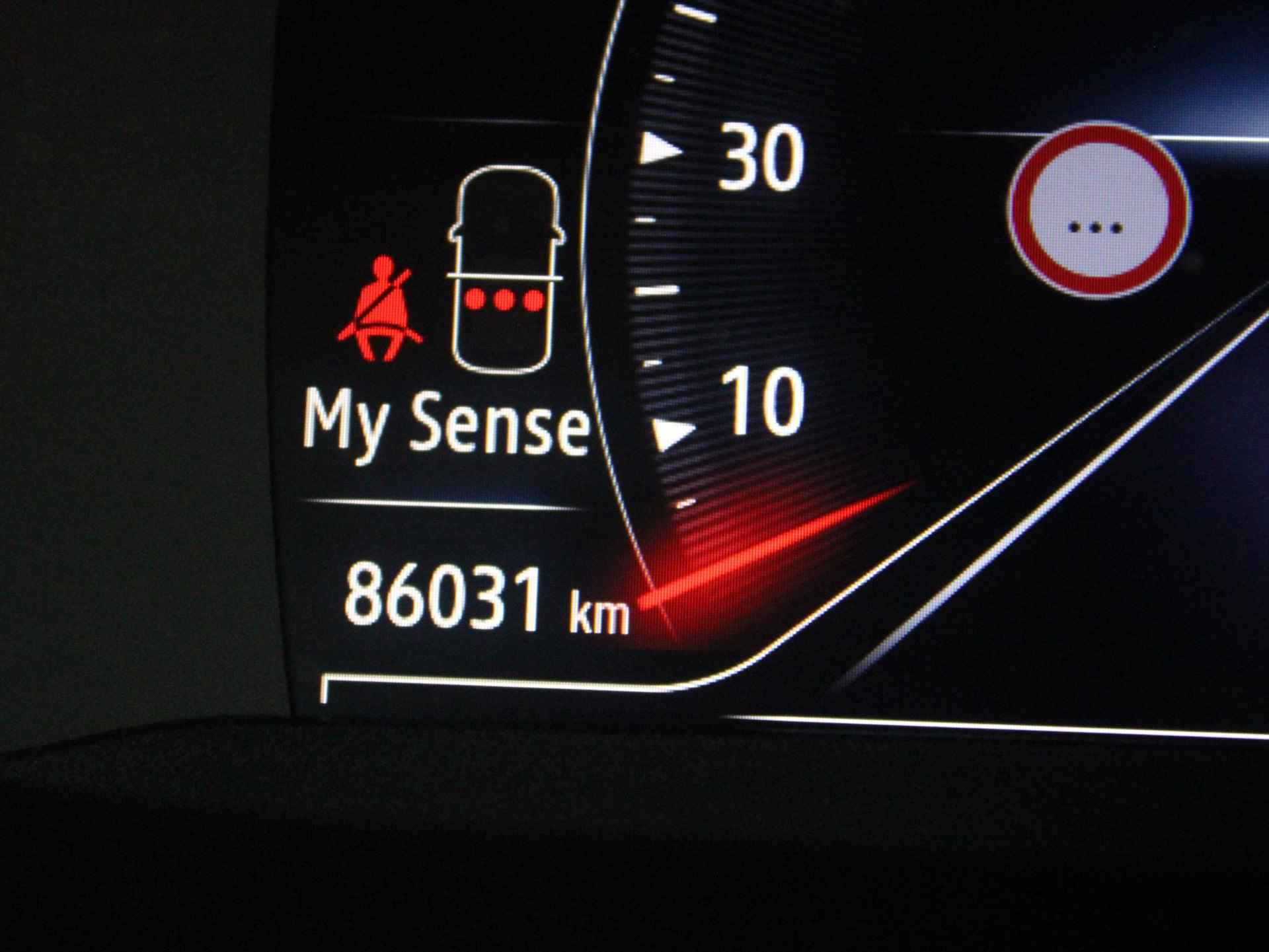 Renault Mégane Estate 1.3 TCe 140 EDC Intens Automaat / Trekhaak / Navigatie / Parkeersensoren / Climate Control / Privacy Glass / LED - 5/44