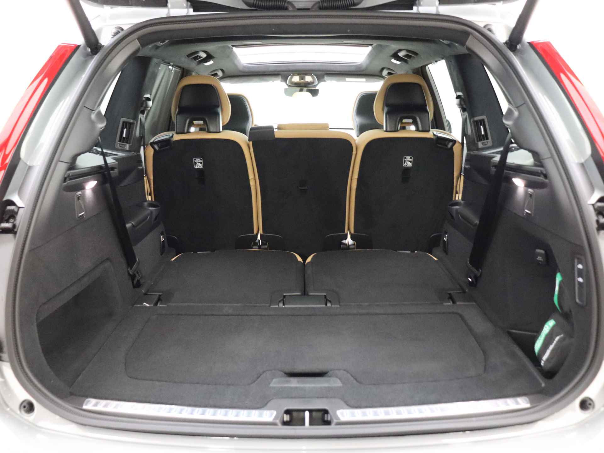 Volvo XC90 T8 455pk AWD Ultra Dark / Luchtvering / Massage stoelen / Stoelventilatie / Bowers & Wilkins audio / - 12/47