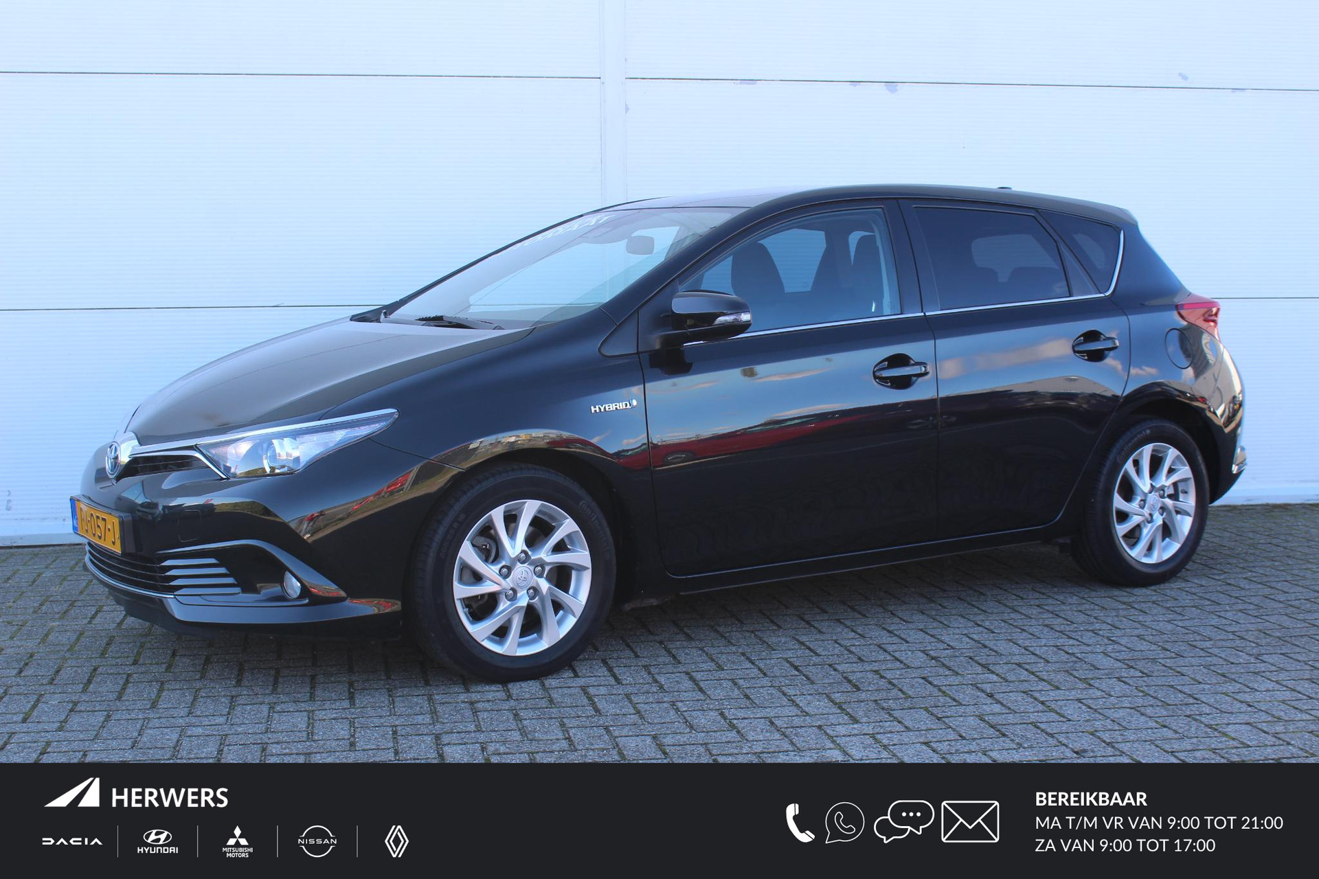 Toyota Auris 1.8 Hybrid Trend / Navigatie / Panoramadak / Climate Control / Achteruitrijcamera / Cruise Control /