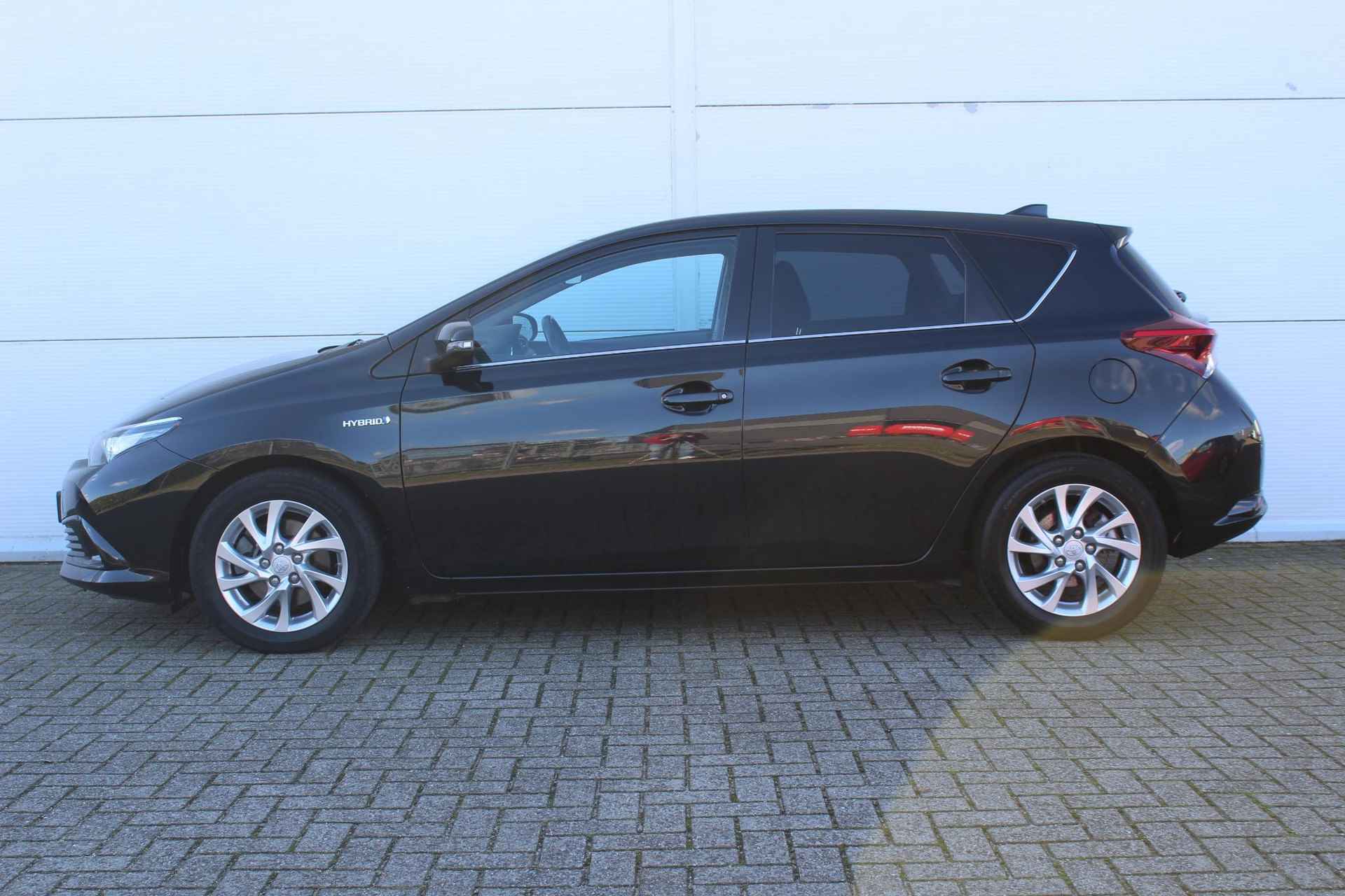 Toyota Auris 1.8 Hybrid Trend / Navigatie / Panoramadak / Climate Control / Achteruitrijcamera / Cruise Control / - 8/42