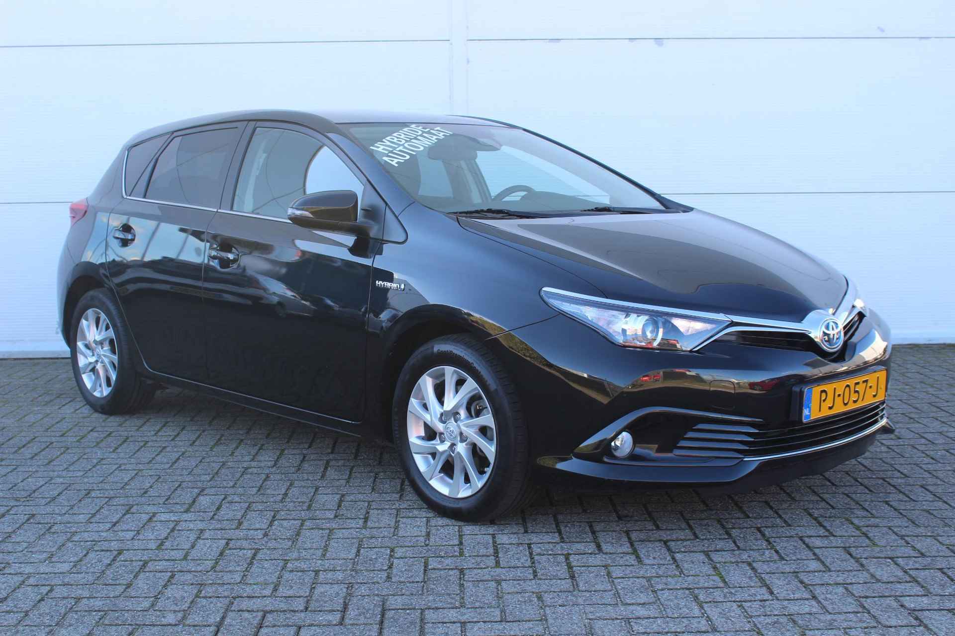 Toyota Auris 1.8 Hybrid Trend / Navigatie / Panoramadak / Climate Control / Achteruitrijcamera / Cruise Control / - 17/42