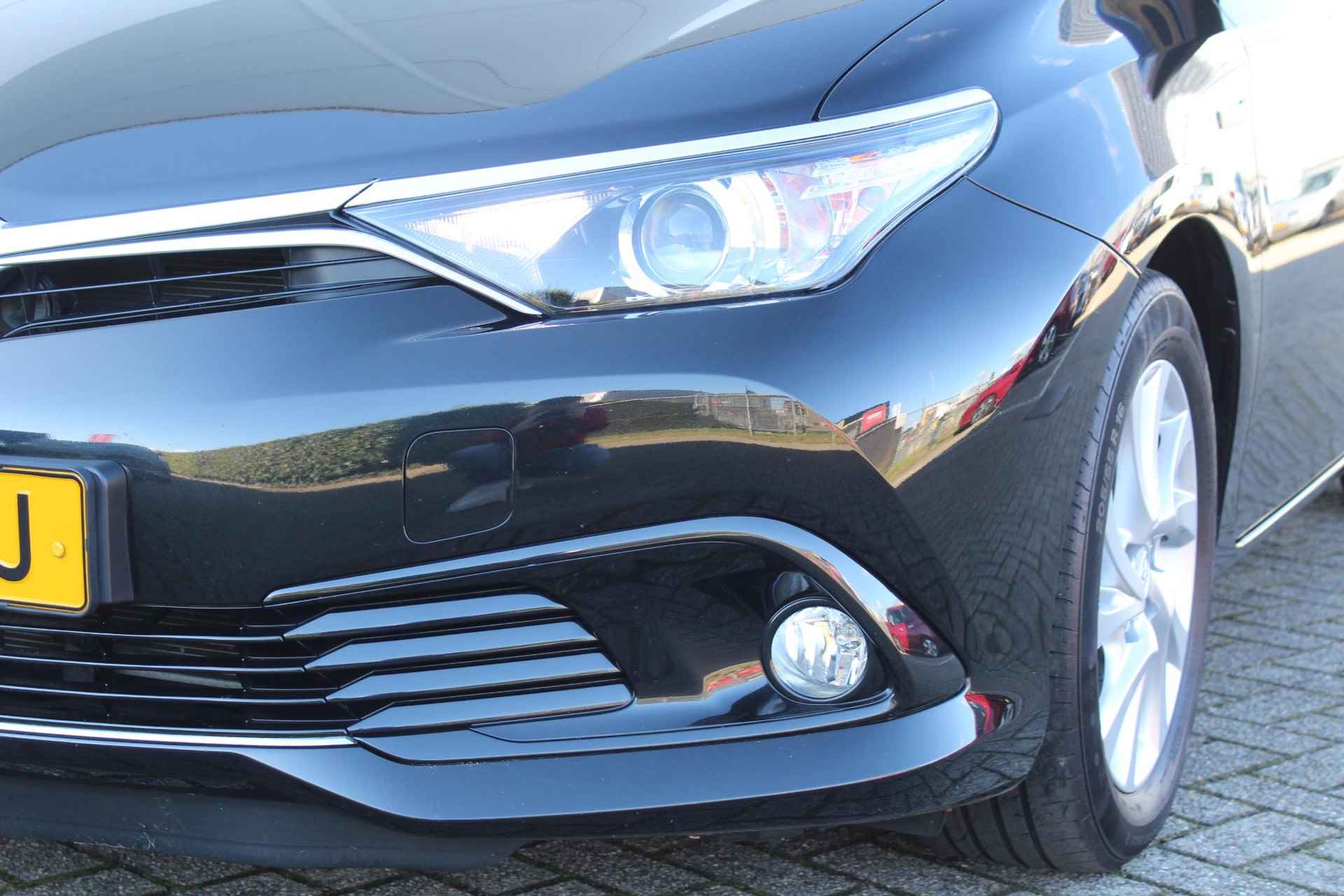 Toyota Auris 1.8 Hybrid Trend / Navigatie / Panoramadak / Climate Control / Achteruitrijcamera / Cruise Control / - 36/42