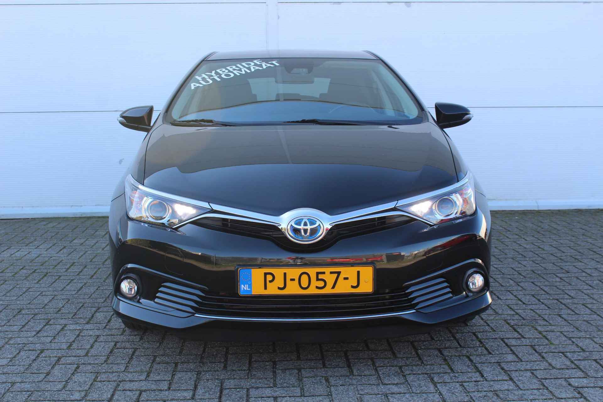 Toyota Auris 1.8 Hybrid Trend / Navigatie / Panoramadak / Climate Control / Achteruitrijcamera / Cruise Control / - 39/42