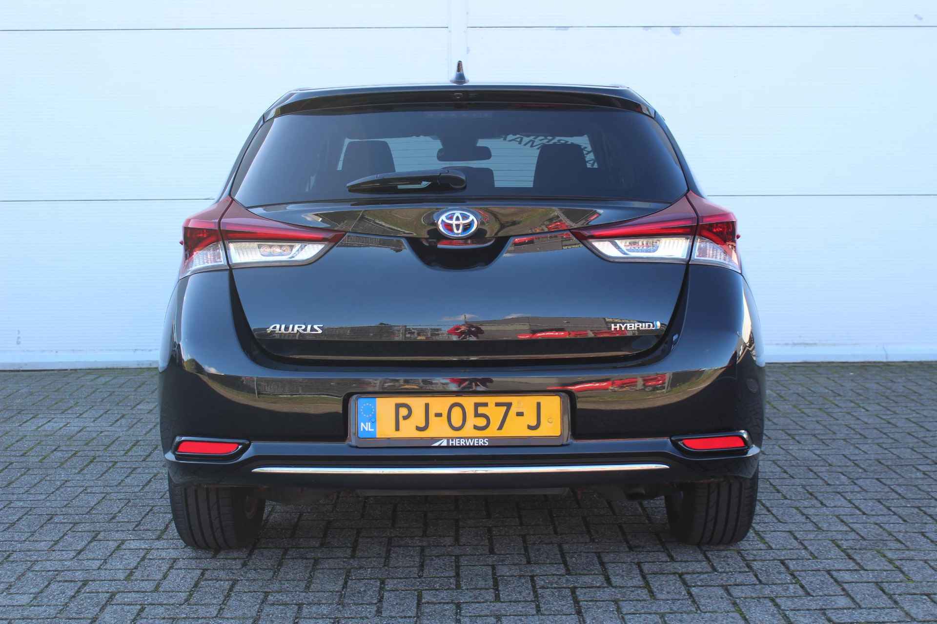 Toyota Auris 1.8 Hybrid Trend / Navigatie / Panoramadak / Climate Control / Achteruitrijcamera / Cruise Control / - 40/42