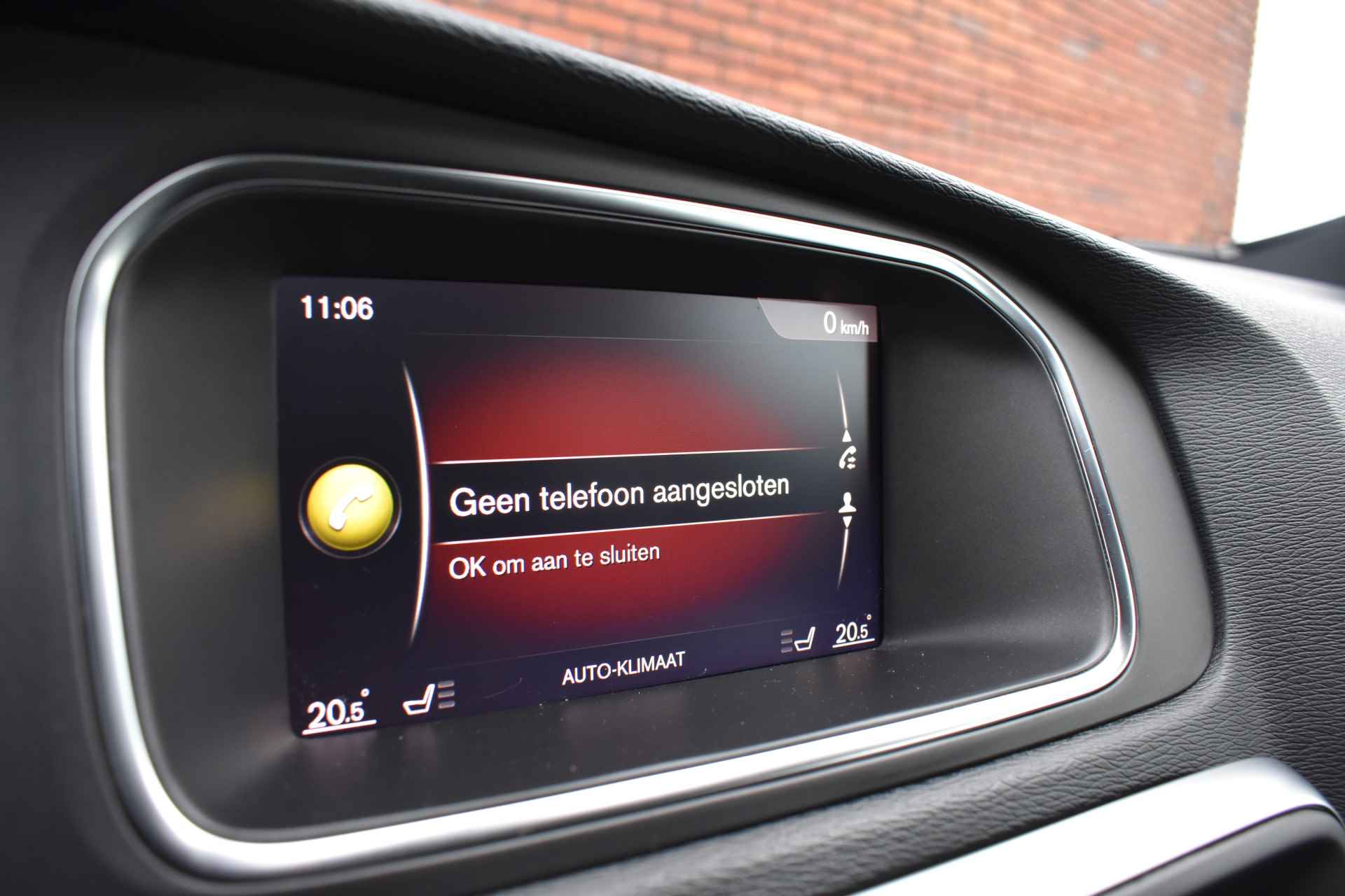 Volvo V40 D3 150PK Automaat Polar+ Sport | Led verlichting | Getinte ramen | Stoelverwarming | Achteruitrijcamera | - 19/39