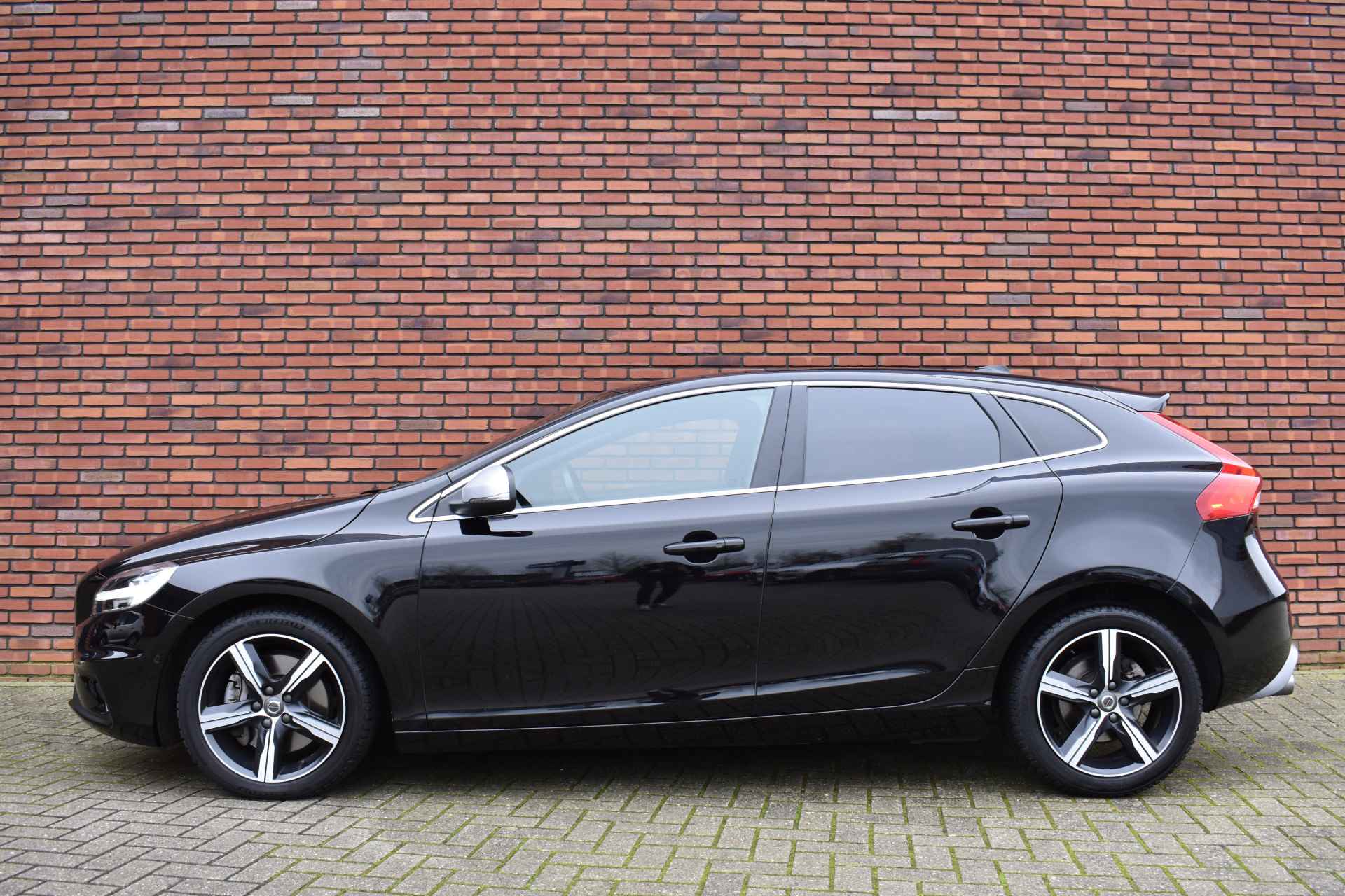 Volvo V40 D3 150PK Automaat Polar+ Sport | Led verlichting | Getinte ramen | Stoelverwarming | Achteruitrijcamera | - 32/39