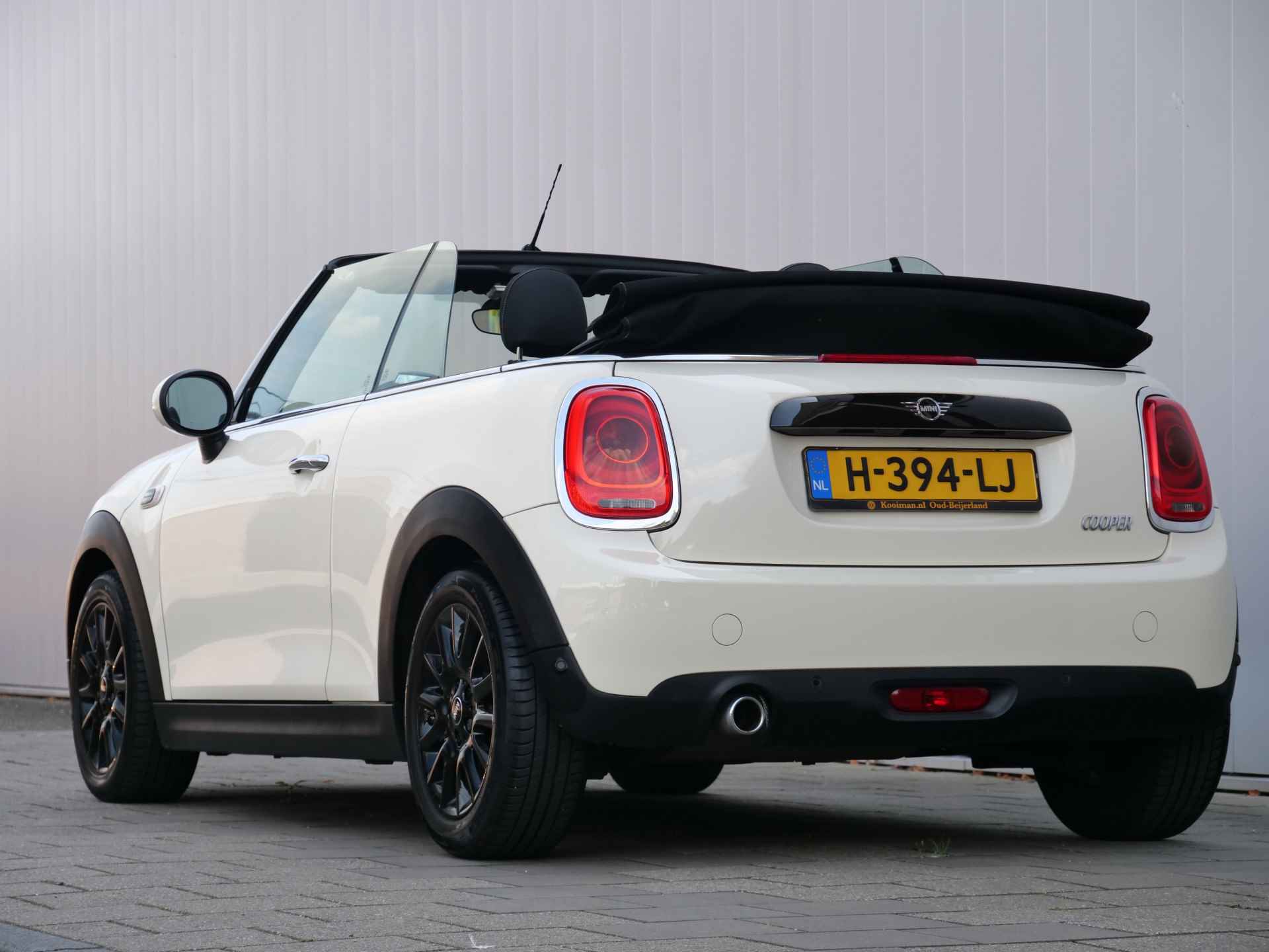 MINI Cabrio 1.5 Cooper Salt 136 Pk Automaat Navi / Apple Carplay / PDC - 5/40