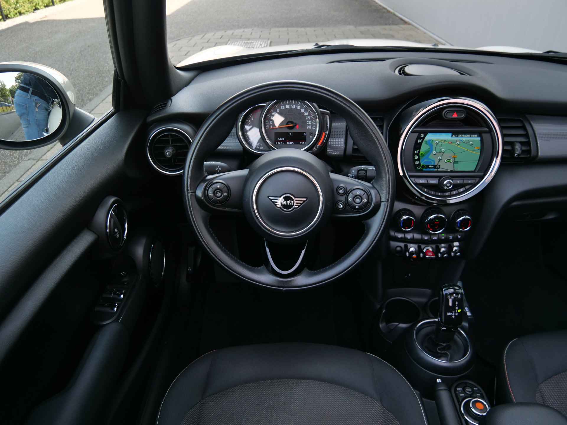 MINI Cabrio 1.5 Cooper Salt 136 Pk Automaat Navi / Apple Carplay / PDC - 24/40