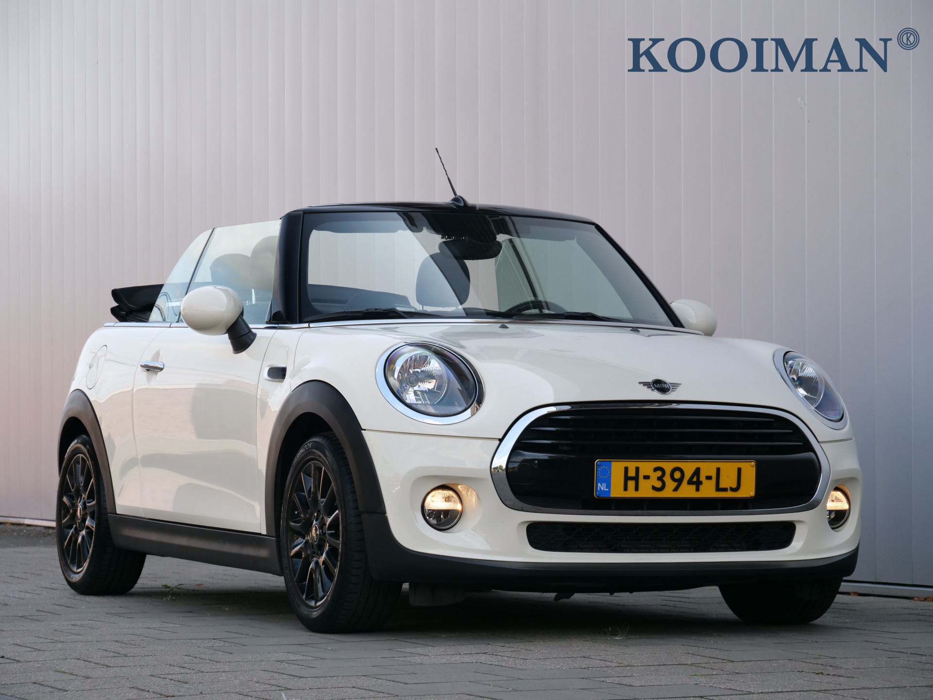 MINI Cabrio 1.5 Cooper Salt 136 Pk Automaat Navi / Apple Carplay / PDC