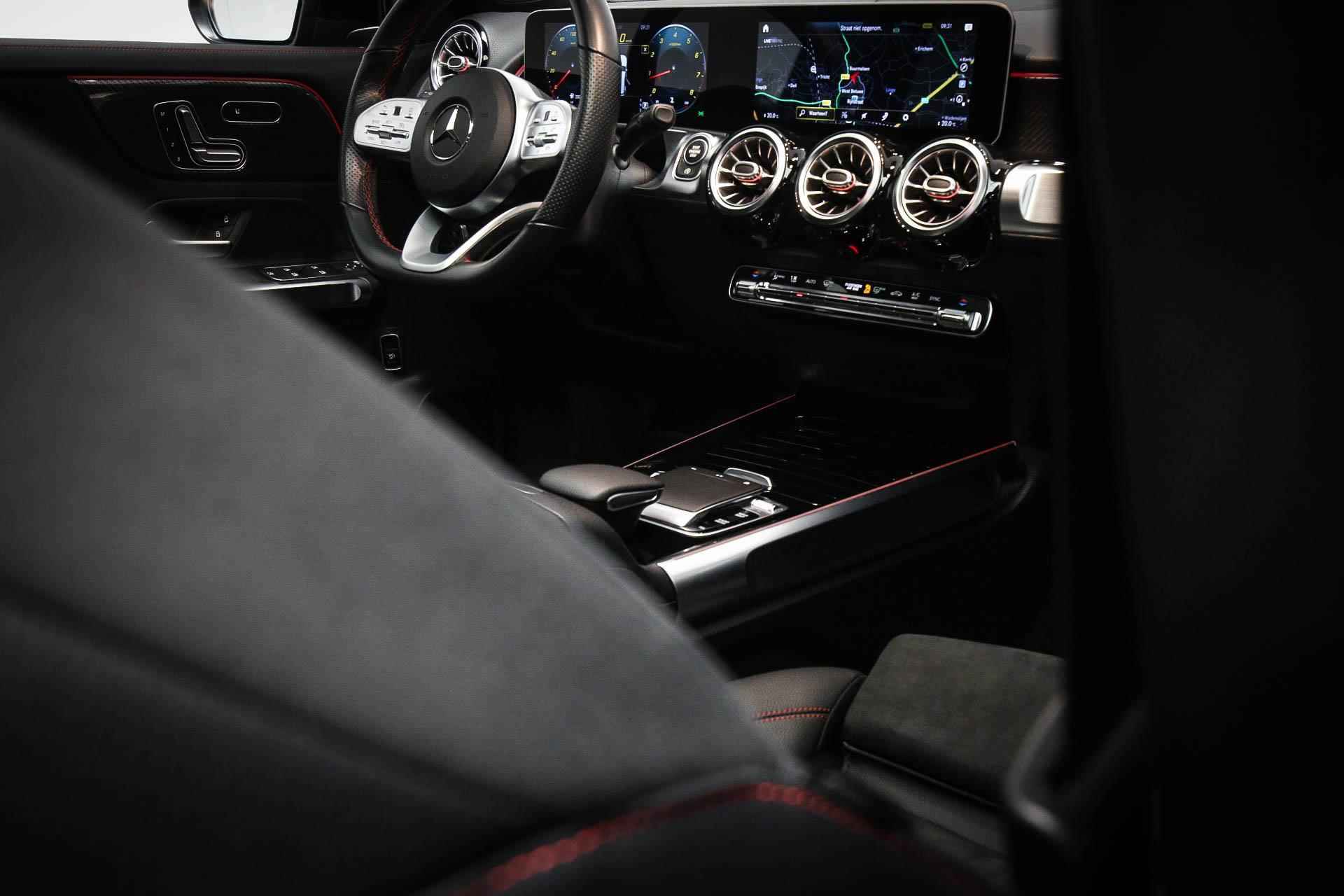 Mercedes-Benz GLB 200 Business Solution AMG | WIDESCREEN | PANORAMADAK | APPLE CARPLAY | CAMERA | 19" - 8/78