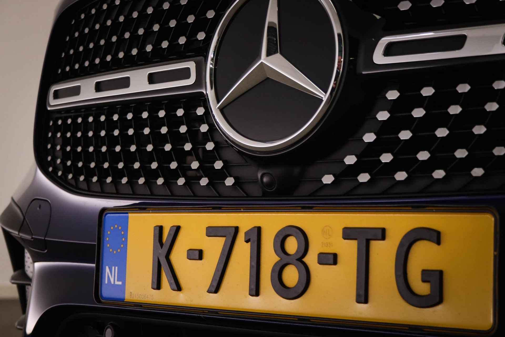 Mercedes-Benz GLB 200 Business Solution AMG | WIDESCREEN | PANORAMADAK | APPLE CARPLAY | CAMERA | TREKHAAK | 19" - 12/74