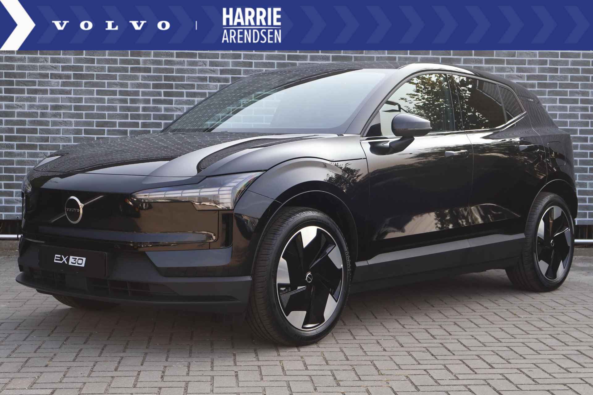 Volvo EX30 Single Motor Extended Range Plus 69 kWh | Extra getint glas | Adaptieve cruise control | Stoelverwarming + Stuurverwarming | Dodehoek detectie | achteruitrijcamera | Dak in Contrastkleur | - 1/26