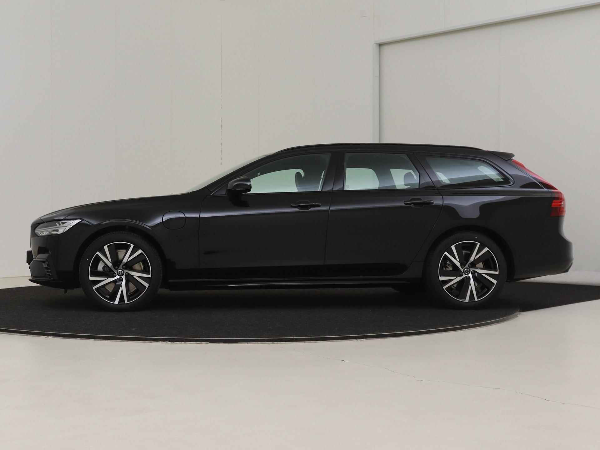 Volvo V90 2.0 T6 Plug-in hybrid AWD Ultimate Dark Bowers & Wilkins | Luchtvering | 360 Camera | Trekhaak - 3/17