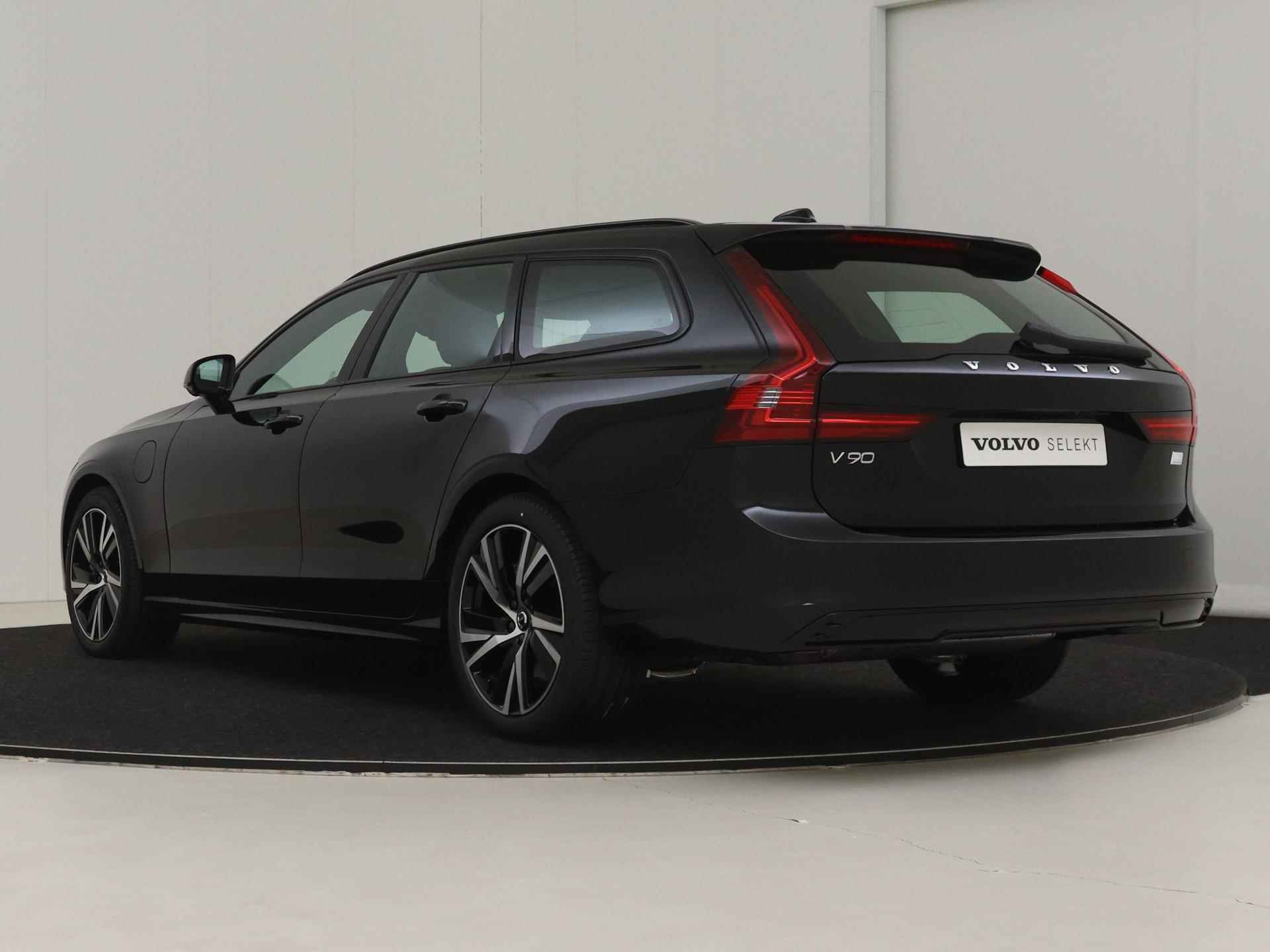 Volvo V90 2.0 T6 Plug-in hybrid AWD Ultimate Dark Bowers & Wilkins | Luchtvering | 360 Camera | Trekhaak - 4/17