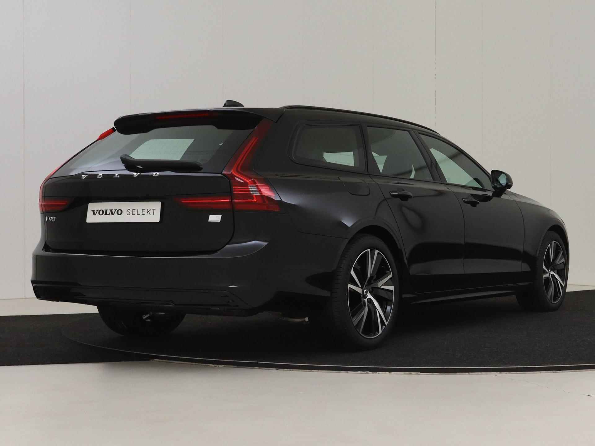 Volvo V90 2.0 T6 Plug-in hybrid AWD Ultimate Dark Bowers & Wilkins | Luchtvering | 360 Camera | Trekhaak - 7/17