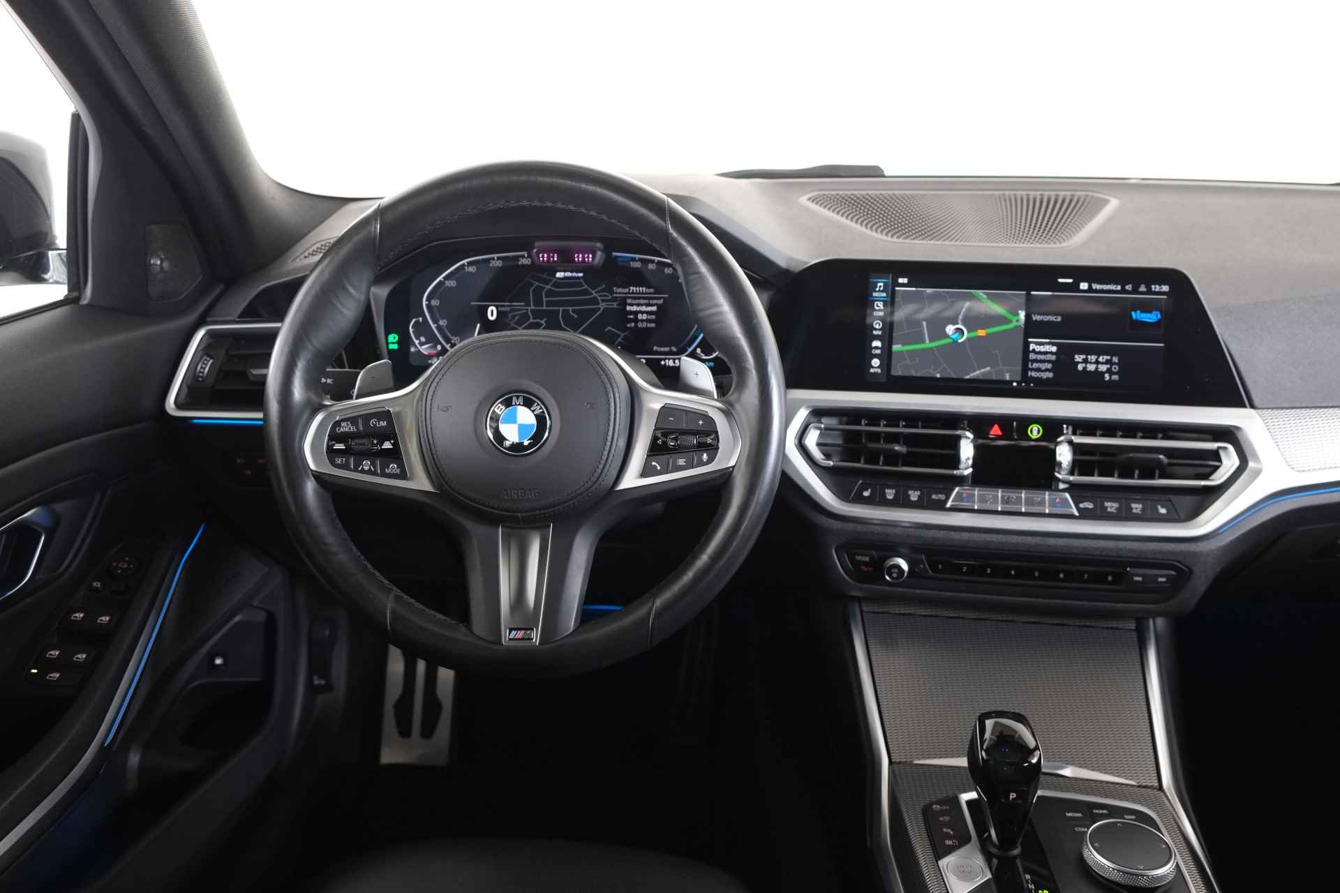 BMW 3-serie 330e M Sport Edition Panorama / Opendak / Laser LED / HarmanKardon / Head-UP - 13/29