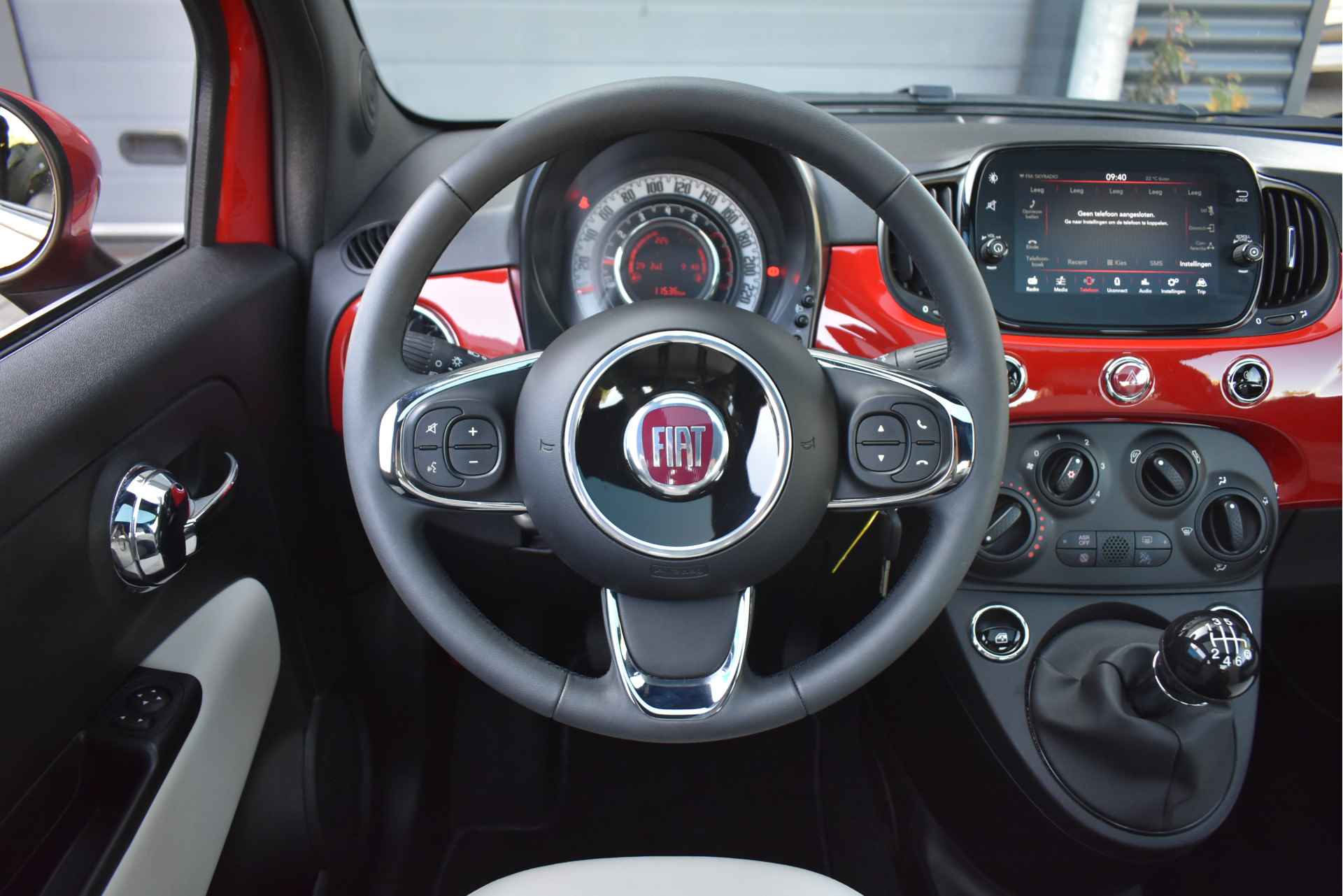 Fiat 500 1.0 Hybrid Dolcevita | Navigatie | Panoramadak | Airco | 15"LMV | Snelheidsbegrenzer | Apple Carplay | Android Auto | Nieuwstaat - 12/42