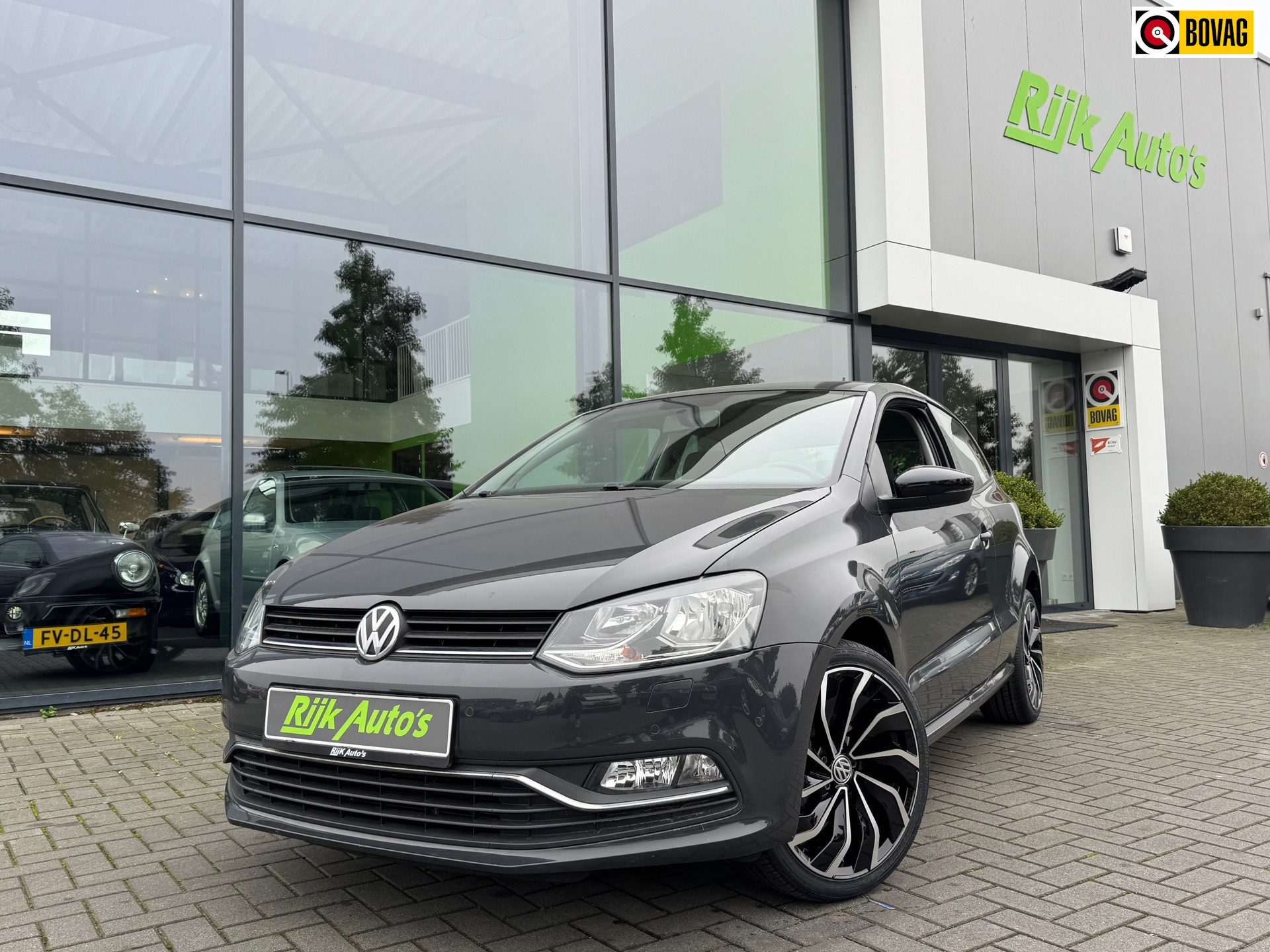 Volkswagen Polo 1.0 Comfortline * Navigatie * PDC 2X *