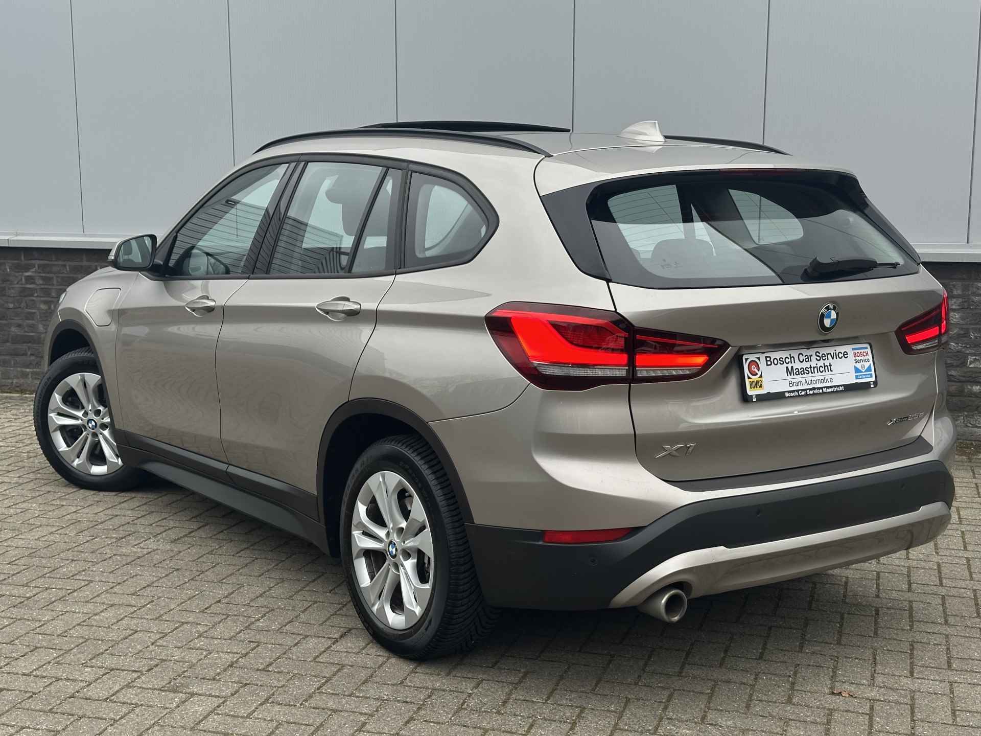 BMW X1 xDrive25e Executive | Panorama | Head-up | ACC | Camera | Adaptive CC | Noodremsyst assist - Snelh-/afstandsreg- | Garantie Interesse, Proefrit? Bel of app met: 06-24 28 28 42 - 7/36