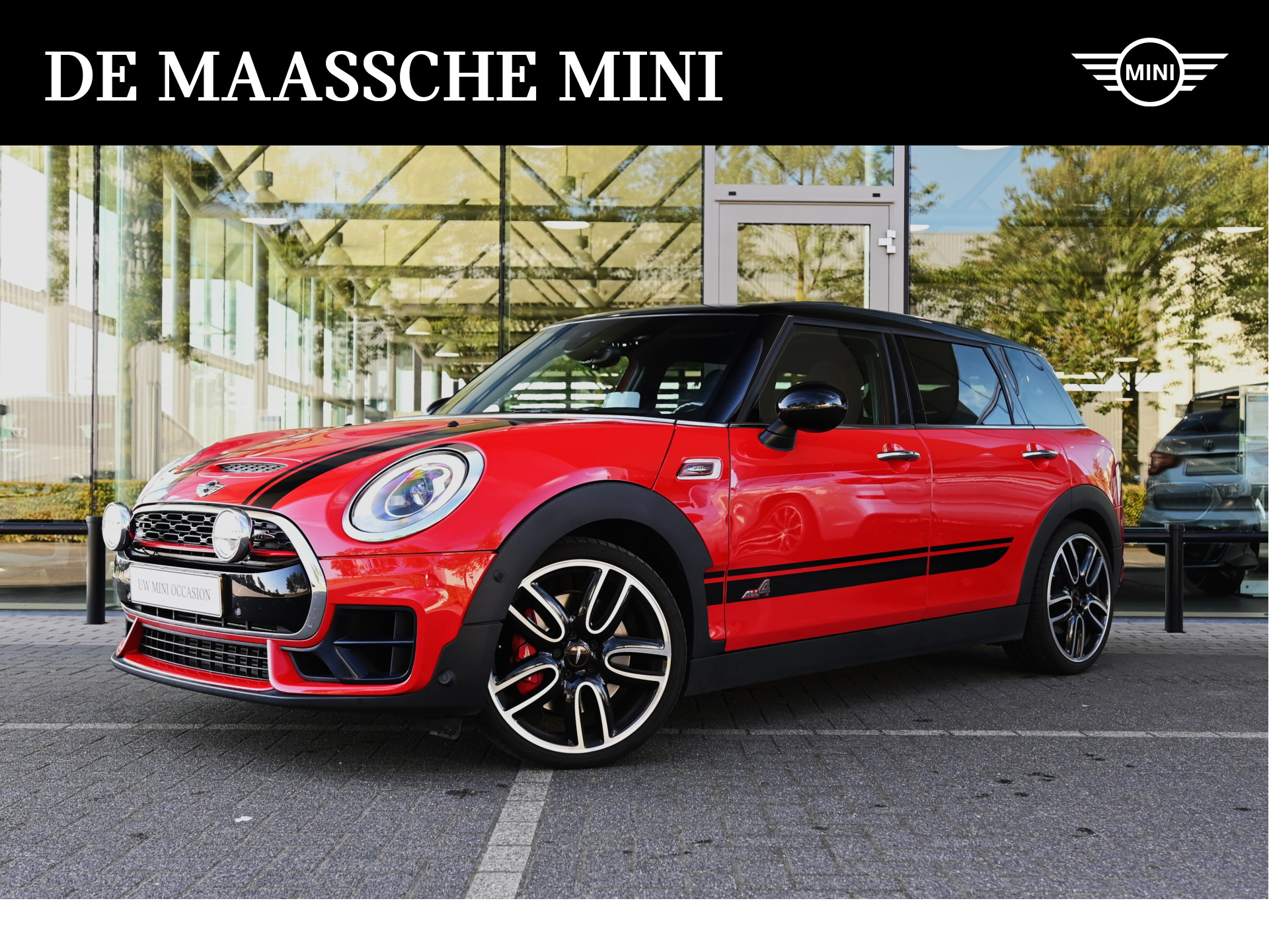 MINI Clubman JCW ALL4 Chili Automaat / Panoramadak / Camera / Active Cruise Control / Harman Kardon / Head-up Display / 19"LM-velgen