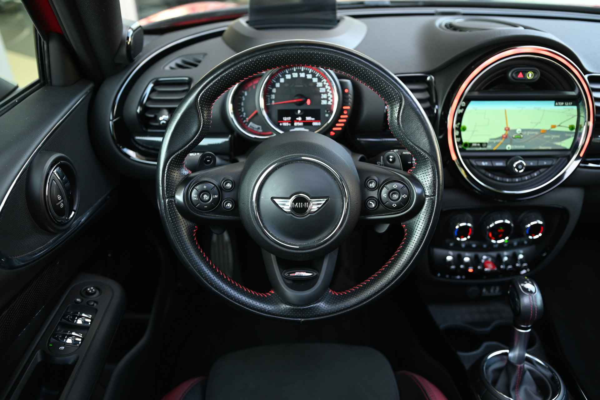 MINI Clubman JCW ALL4 Chili Automaat / Panoramadak / Camera / Active Cruise Control / Harman Kardon / Head-up Display / 19"LM-velgen - 8/32