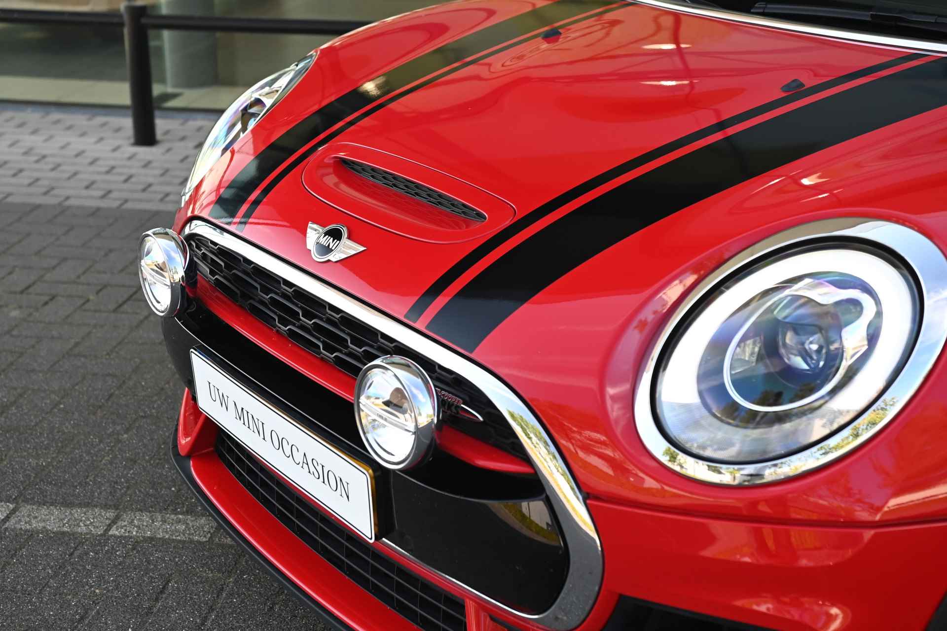 MINI Clubman JCW ALL4 Chili Automaat / Panoramadak / Camera / Active Cruise Control / Harman Kardon / Head-up Display / 19"LM-velgen - 18/32