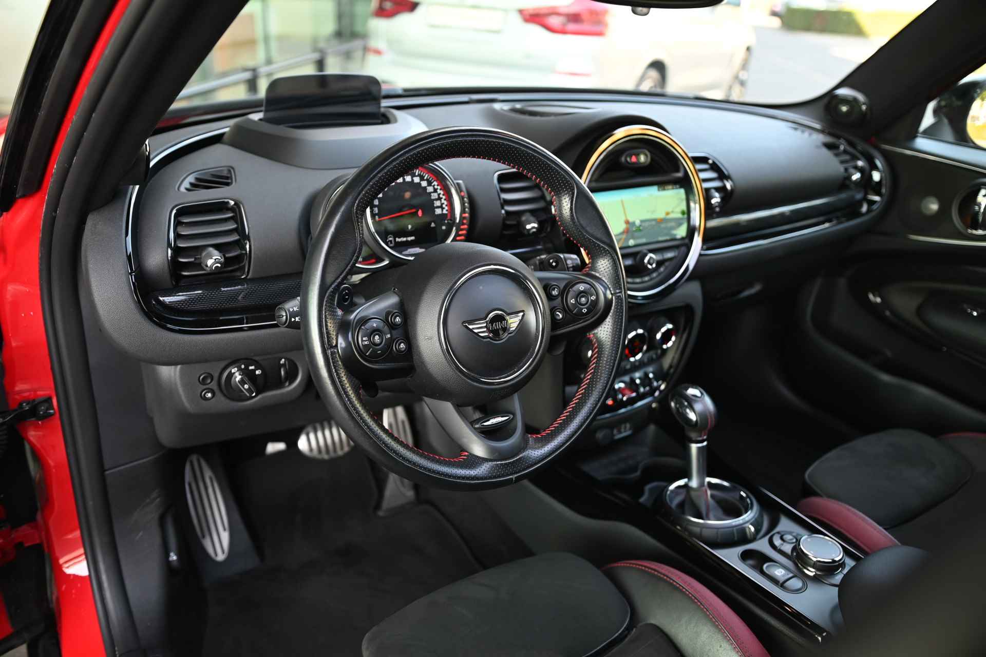 MINI Clubman JCW ALL4 Chili Automaat / Panoramadak / Camera / Active Cruise Control / Harman Kardon / Head-up Display / 19"LM-velgen - 23/32