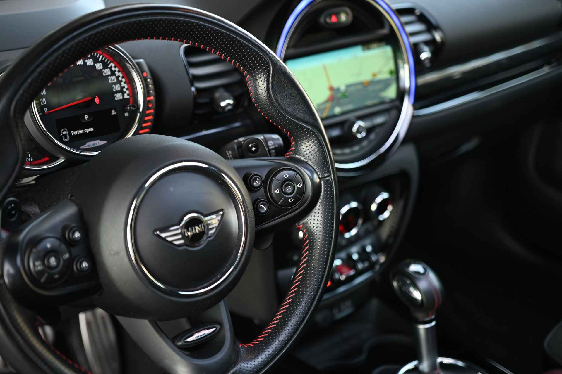 MINI Clubman JCW ALL4 Chili Automaat / Panoramadak / Camera / Active Cruise Control / Harman Kardon / Head-up Display / 19"LM-velgen - 25/32