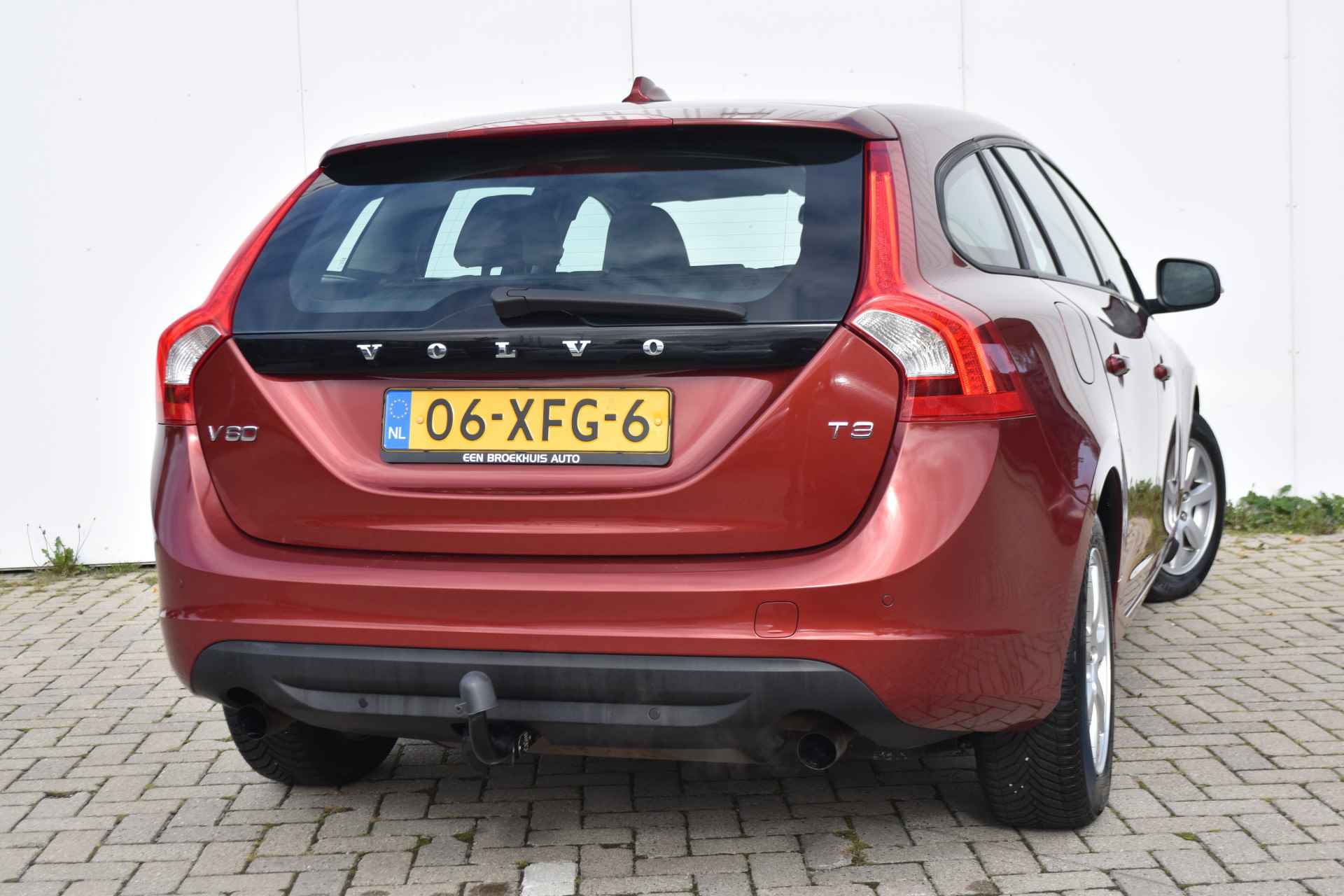 Volvo V60 T3 Kinetic #FlamencoRed #Leder #DealerOnderhouden! - 5/30