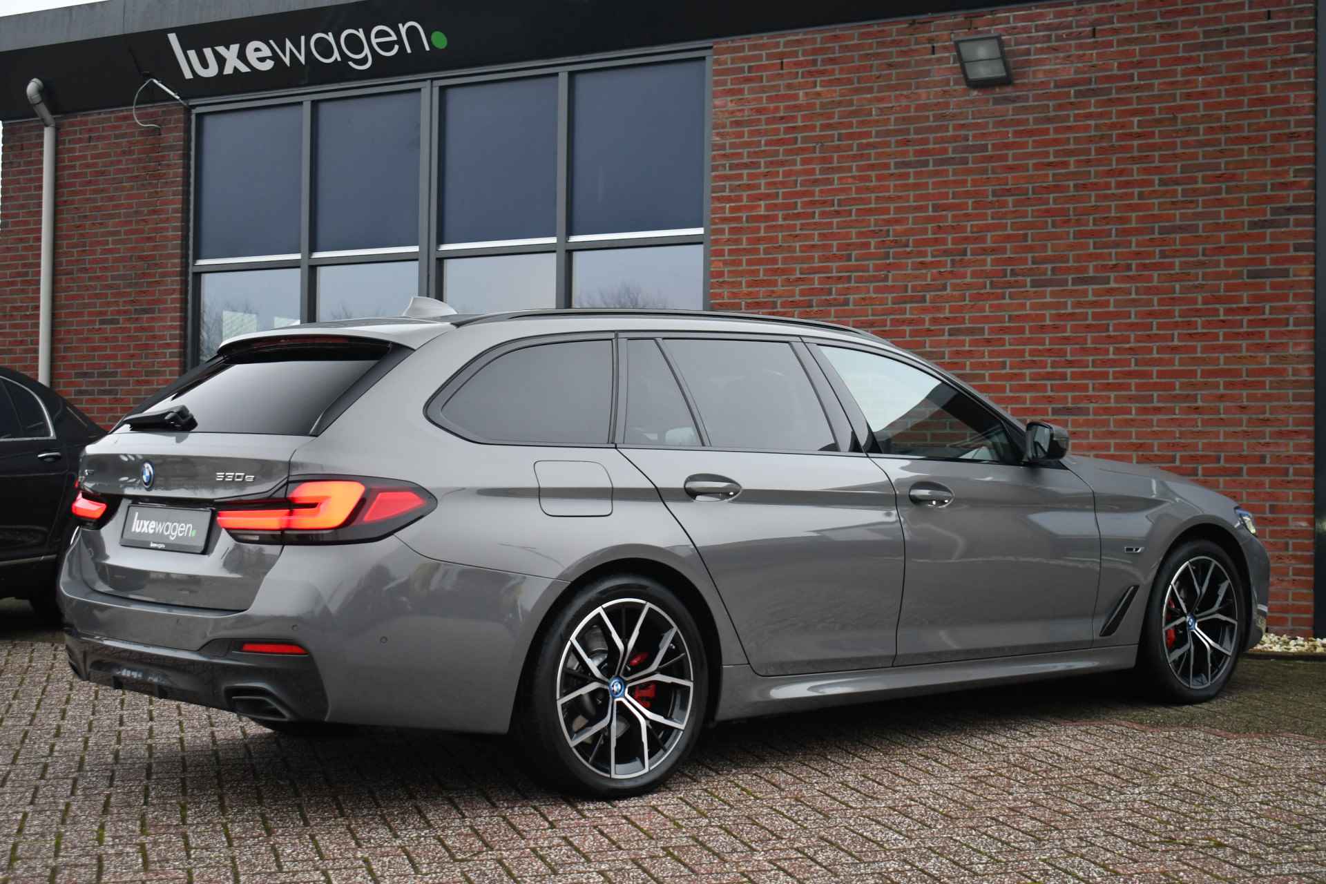 BMW 5 Serie Touring 530e xDrive M-Sport Pano Comf+Ventilatie HUD H/K Laser 19inch - 6/81