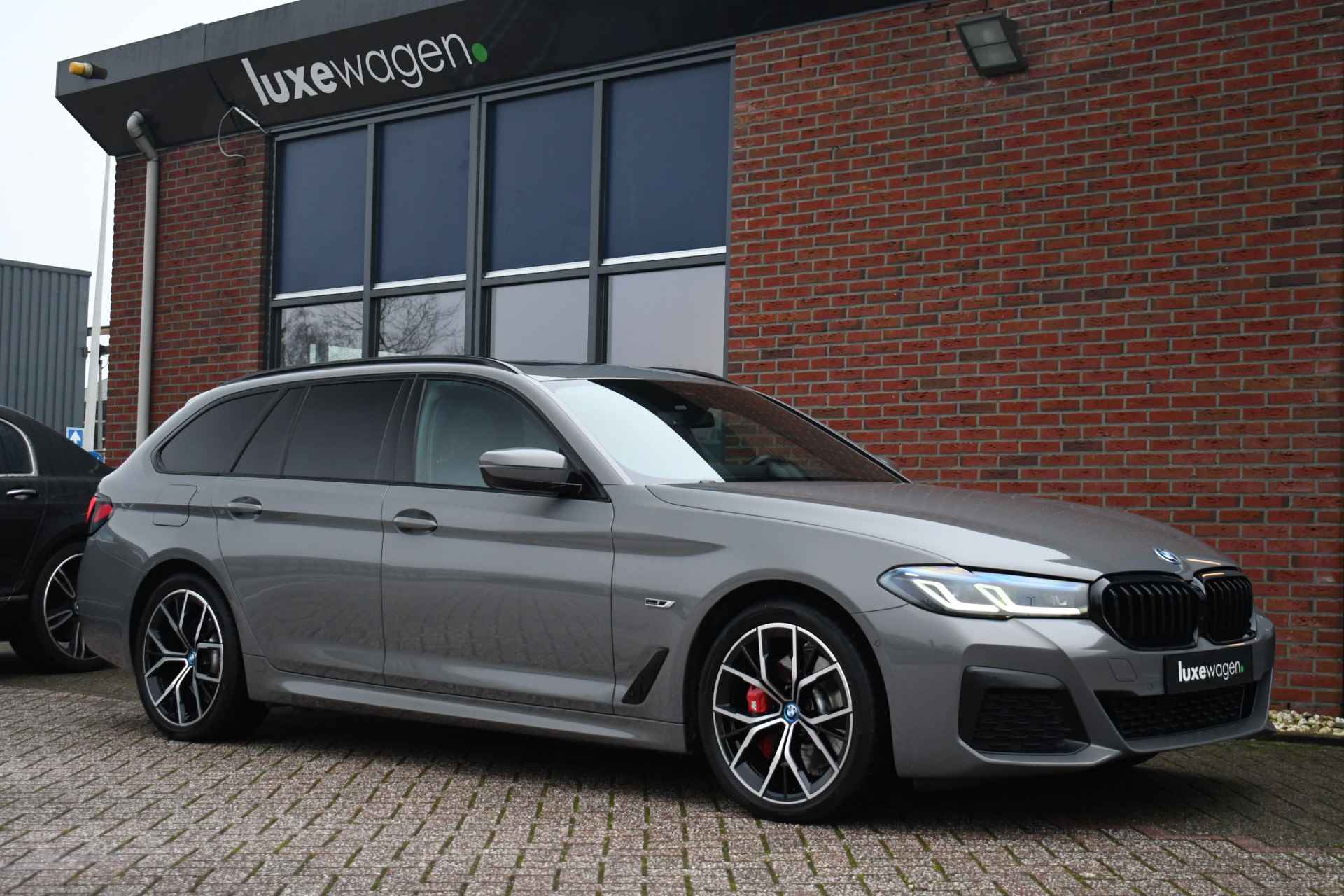 BMW 5 Serie Touring 530e xDrive M-Sport Pano Comf+Ventilatie HUD H/K Laser 19inch - 31/81