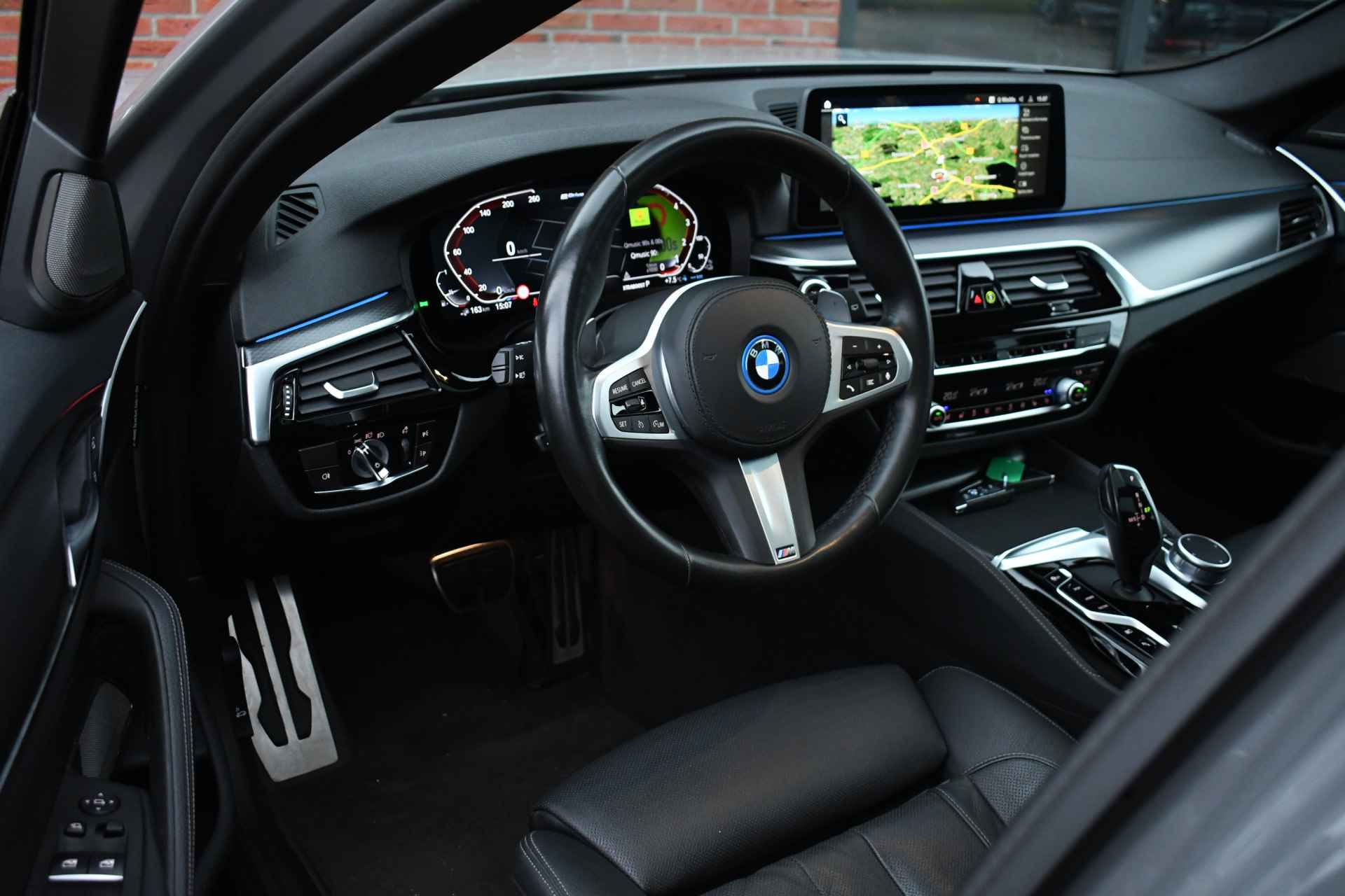 BMW 5 Serie Touring 530e xDrive M-Sport Pano Comf+Ventilatie HUD H/K Laser 19inch - 37/81