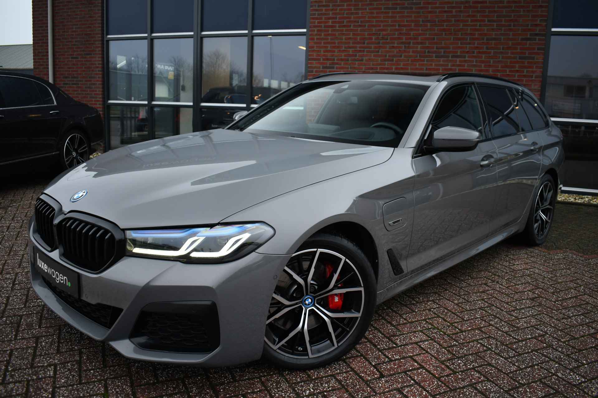 BMW 5 Serie Touring 530e xDrive M-Sport Pano Comf+Ventilatie HUD H/K Laser 19inch - 74/81