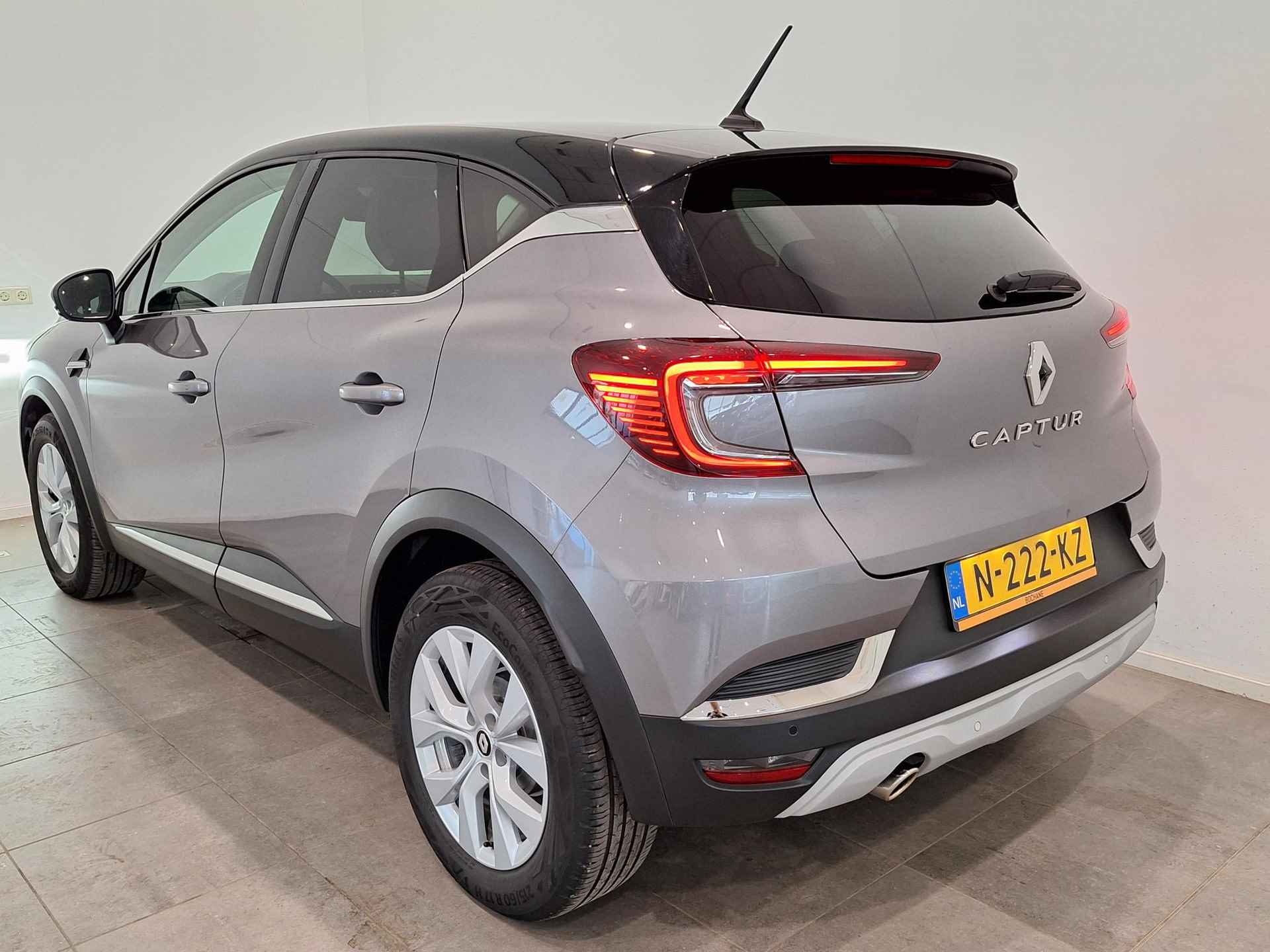 Renault Captur 1.3 TCe 140 EDC Intens - 7/33