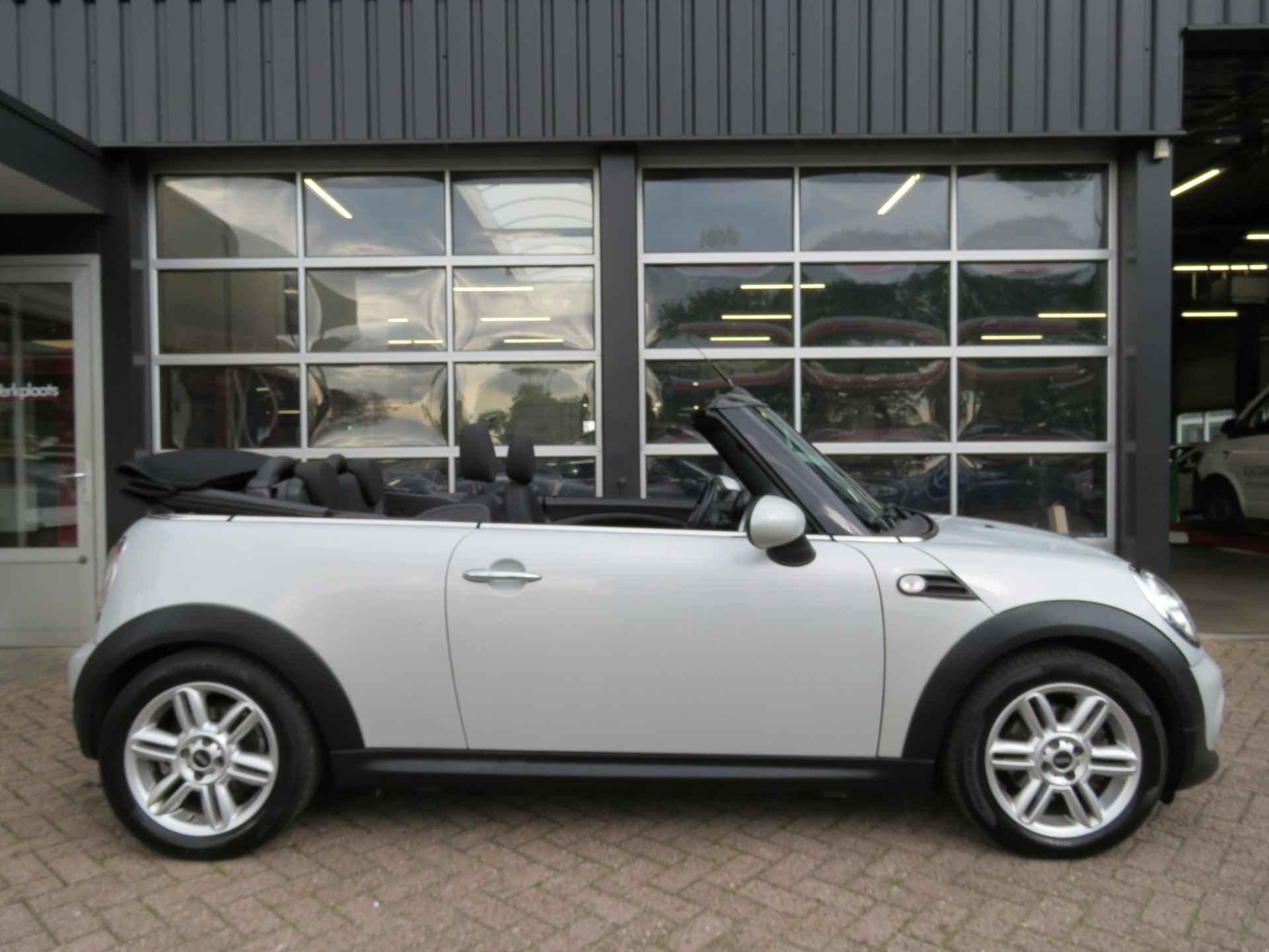 MINI Cabrio 1.6 Cooper Pepper / Xenon / Stoelverwerw. / Acc/ - 8/41