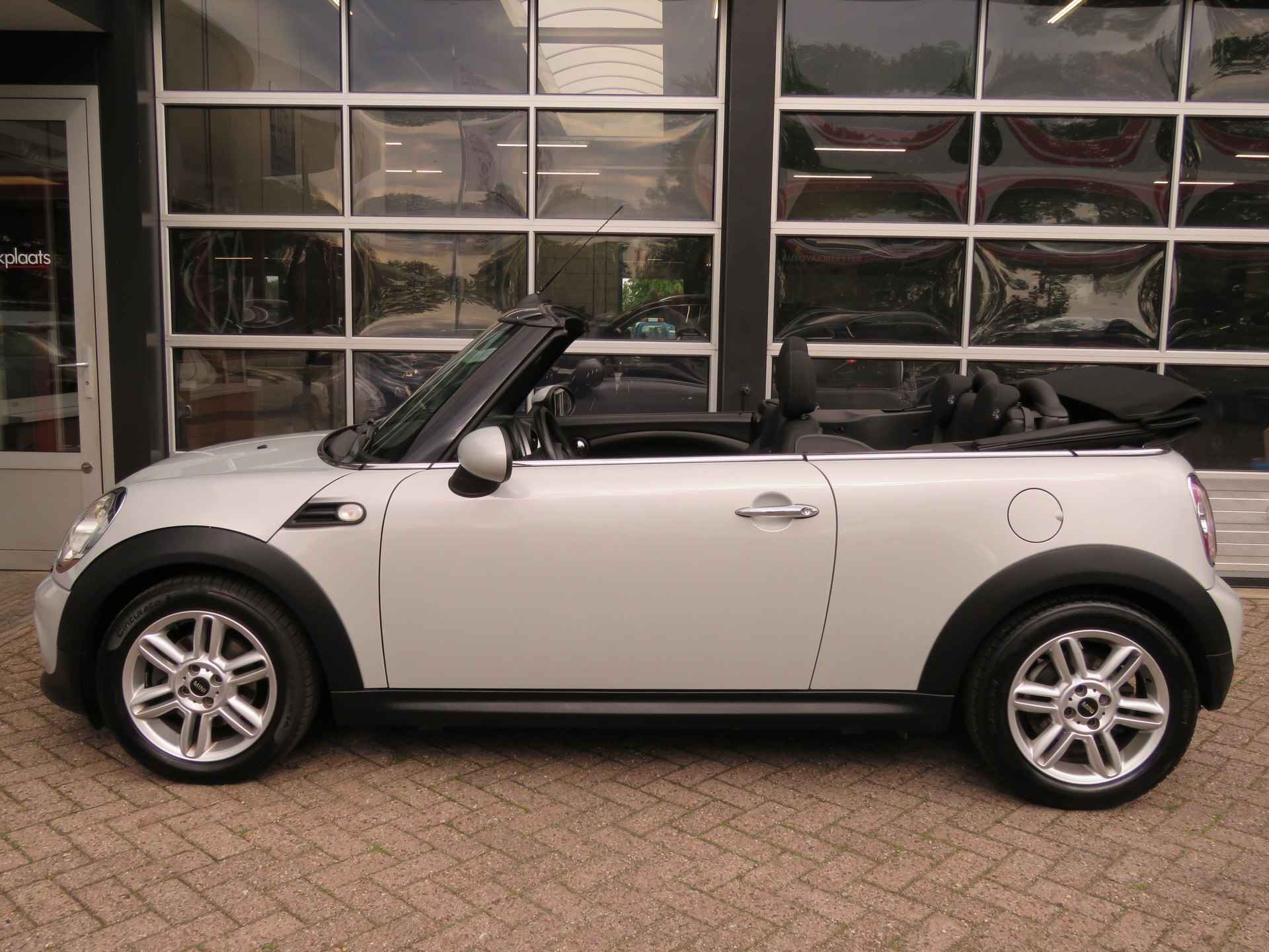 MINI Cabrio 1.6 Cooper Pepper / Xenon / Stoelverwerw. / Acc/ - 22/41