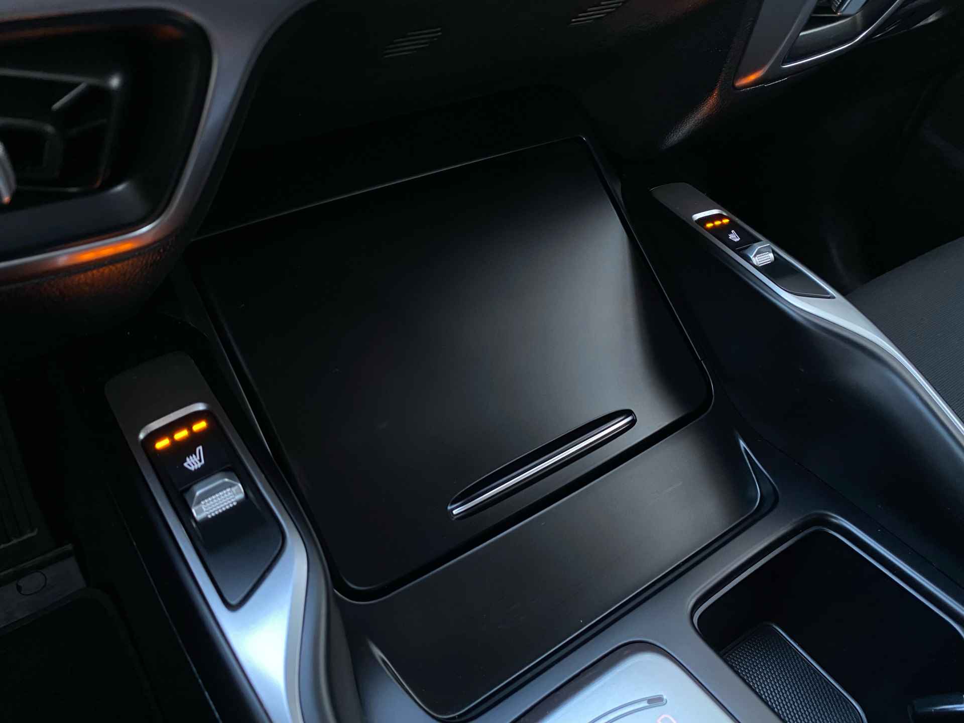 Kia Sorento 1.6 T-GDI Plug-in Hybrid 4WD DynamicLine 7p. | ADPT. Cruise | Navi | Trekhaak | Info Bas: 0492-588982 Info Bas: 0492-588982 - 21/33