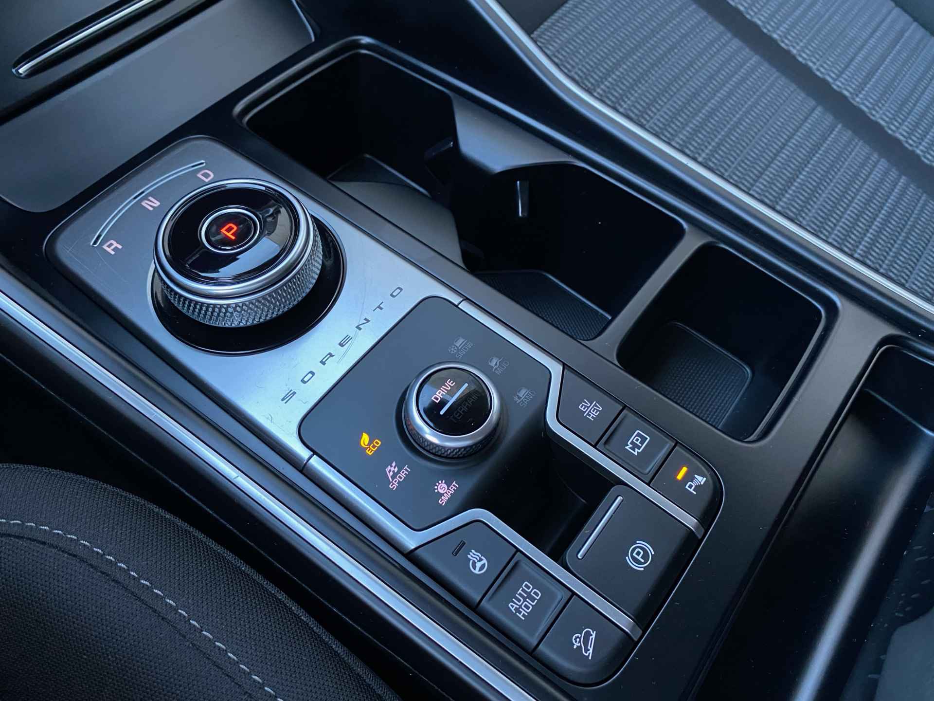Kia Sorento 1.6 T-GDI Plug-in Hybrid 4WD DynamicLine 7p. | ADPT. Cruise | Navi | Trekhaak | Info Bas: 0492-588982 Info Bas: 0492-588982 - 27/33