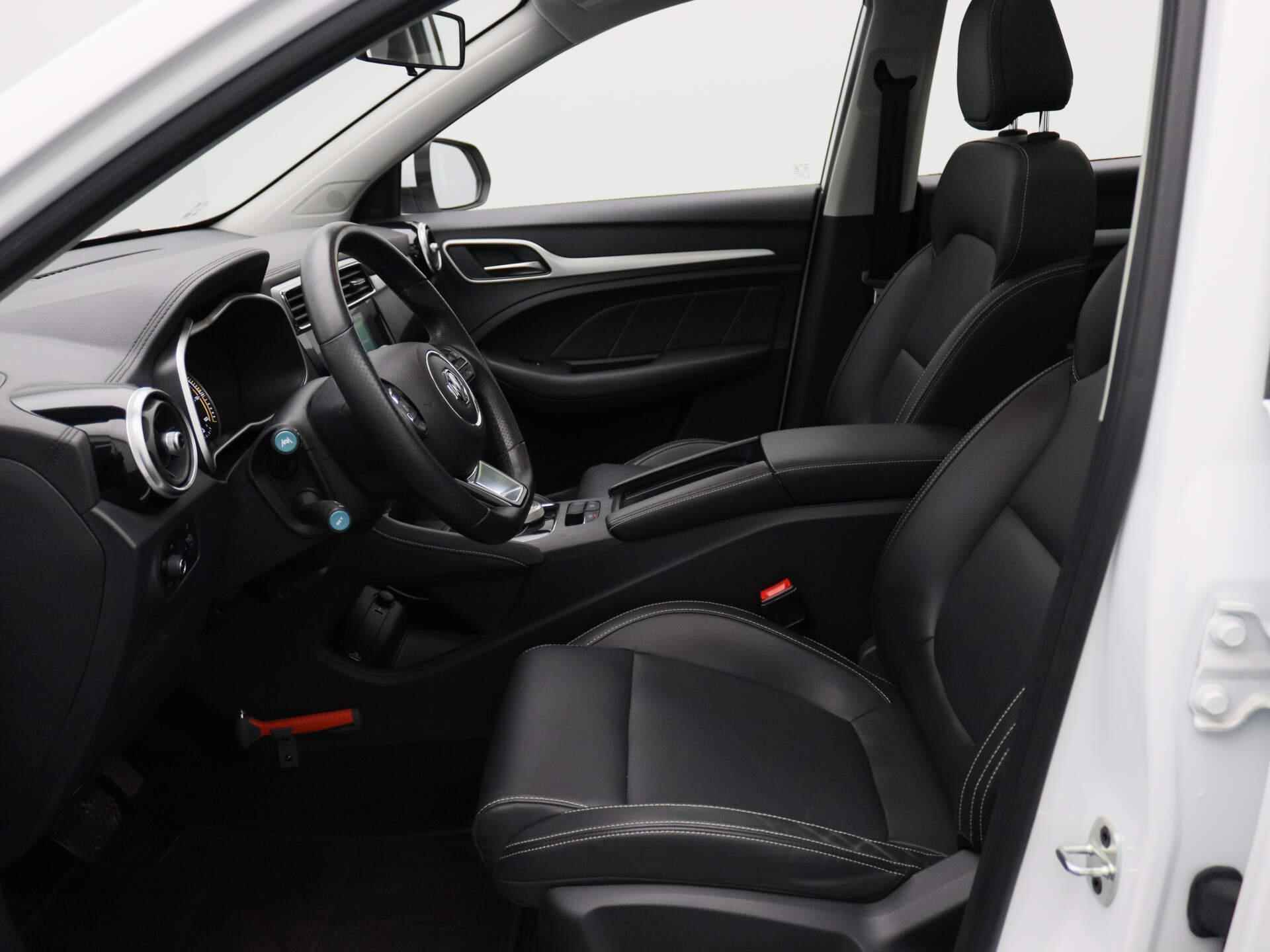MG ZS EV Luxury 45 kWh | Panoramadak | Camera | Lederen Bekleding | Navigatie | - 11/28