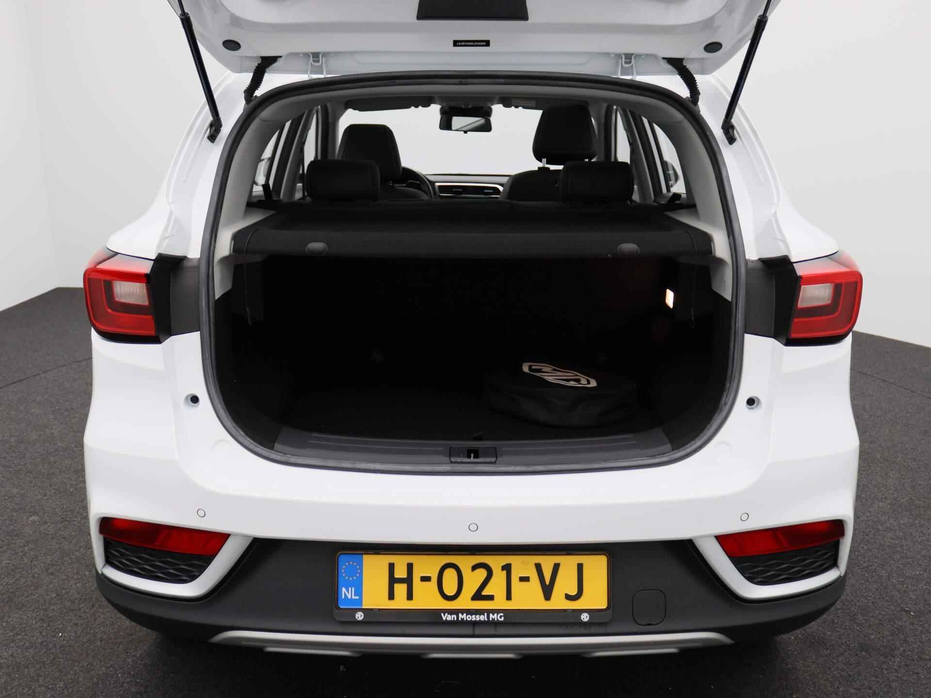 MG ZS EV Luxury 45 kWh | Panoramadak | Camera | Lederen Bekleding | Navigatie | - 13/28