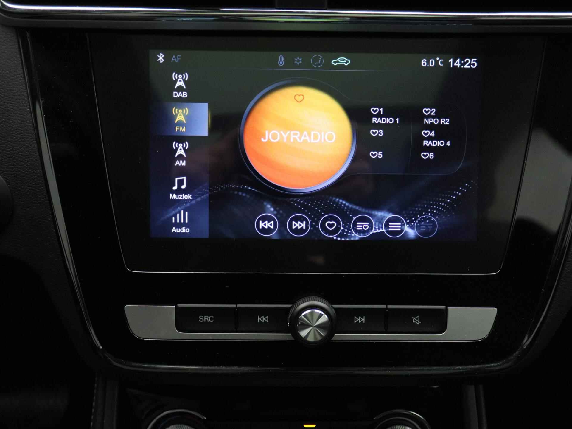 MG ZS EV Luxury 45 kWh | Panoramadak | Camera | Lederen Bekleding | Navigatie | - 17/28