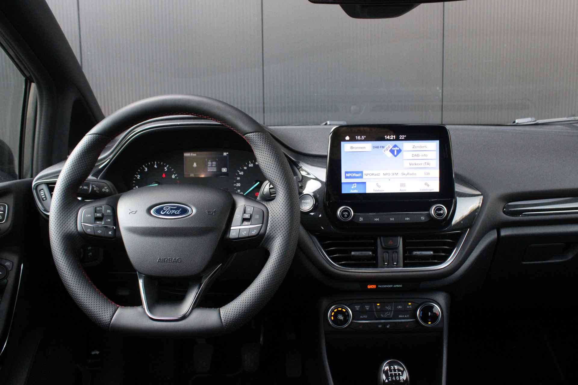 Ford Fiesta 1.0 125pk EcoBoost Hybrid ST-Line | 17'' | Keyless | Privacy-glass | Apple carplay | Winter-pack - 6/24