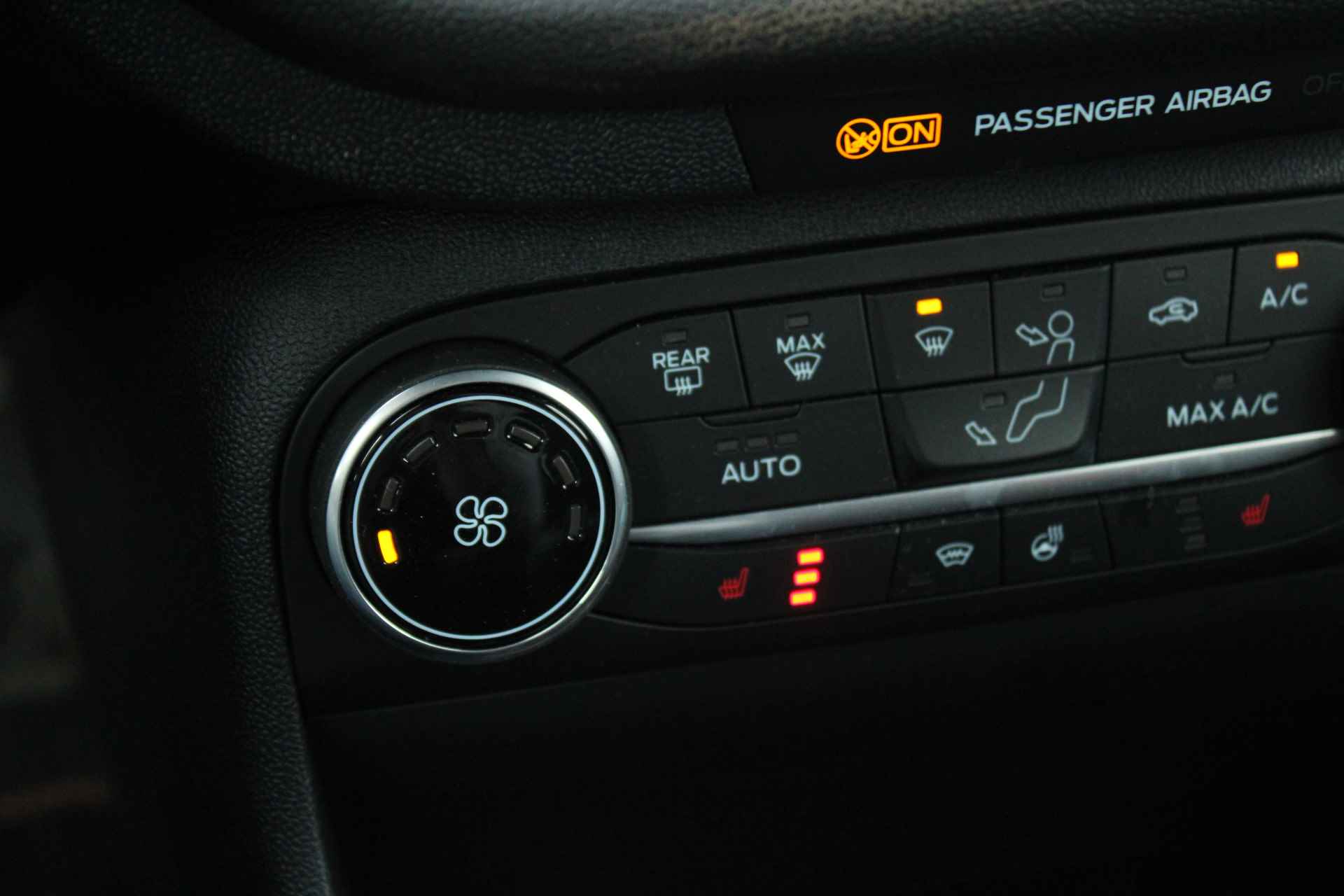 Ford Fiesta 1.0 125pk EcoBoost Hybrid ST-Line | 17'' | Keyless | Privacy-glass | Apple carplay | Winter-pack - 15/24