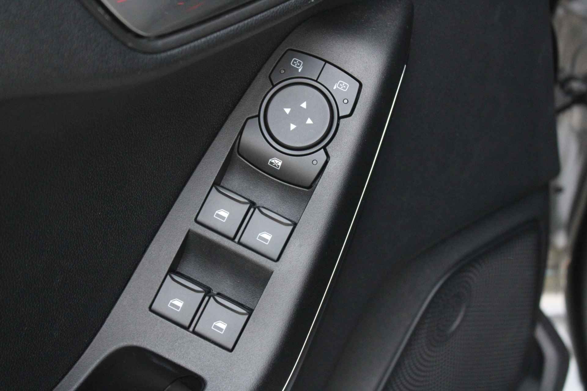 Ford Fiesta 1.0 125pk EcoBoost Hybrid ST-Line | 17'' | Keyless | Privacy-glass | Apple carplay | Winter-pack - 20/24