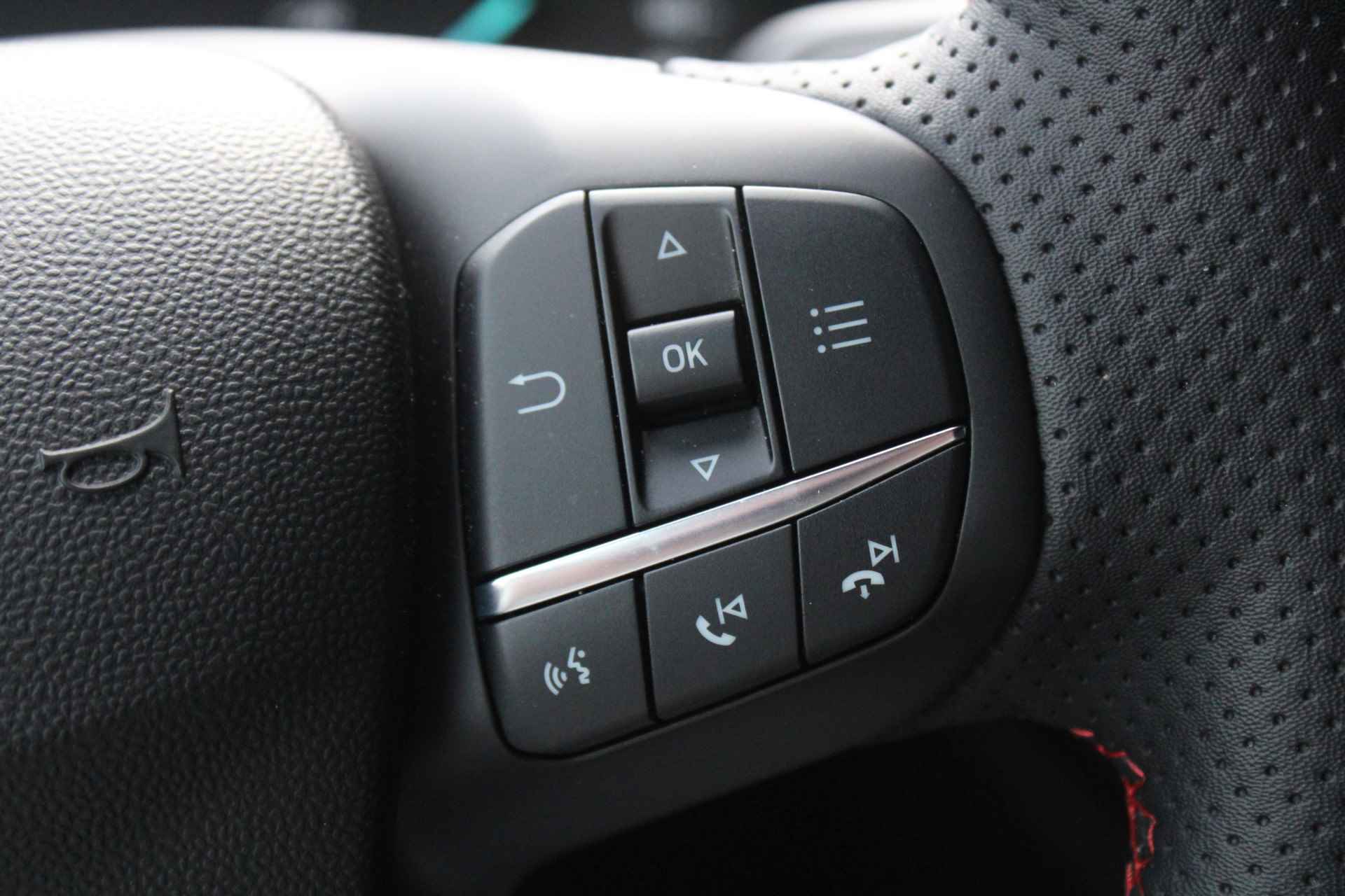 Ford Fiesta 1.0 125pk EcoBoost Hybrid ST-Line | 17'' | Keyless | Privacy-glass | Apple carplay | Winter-pack - 21/24