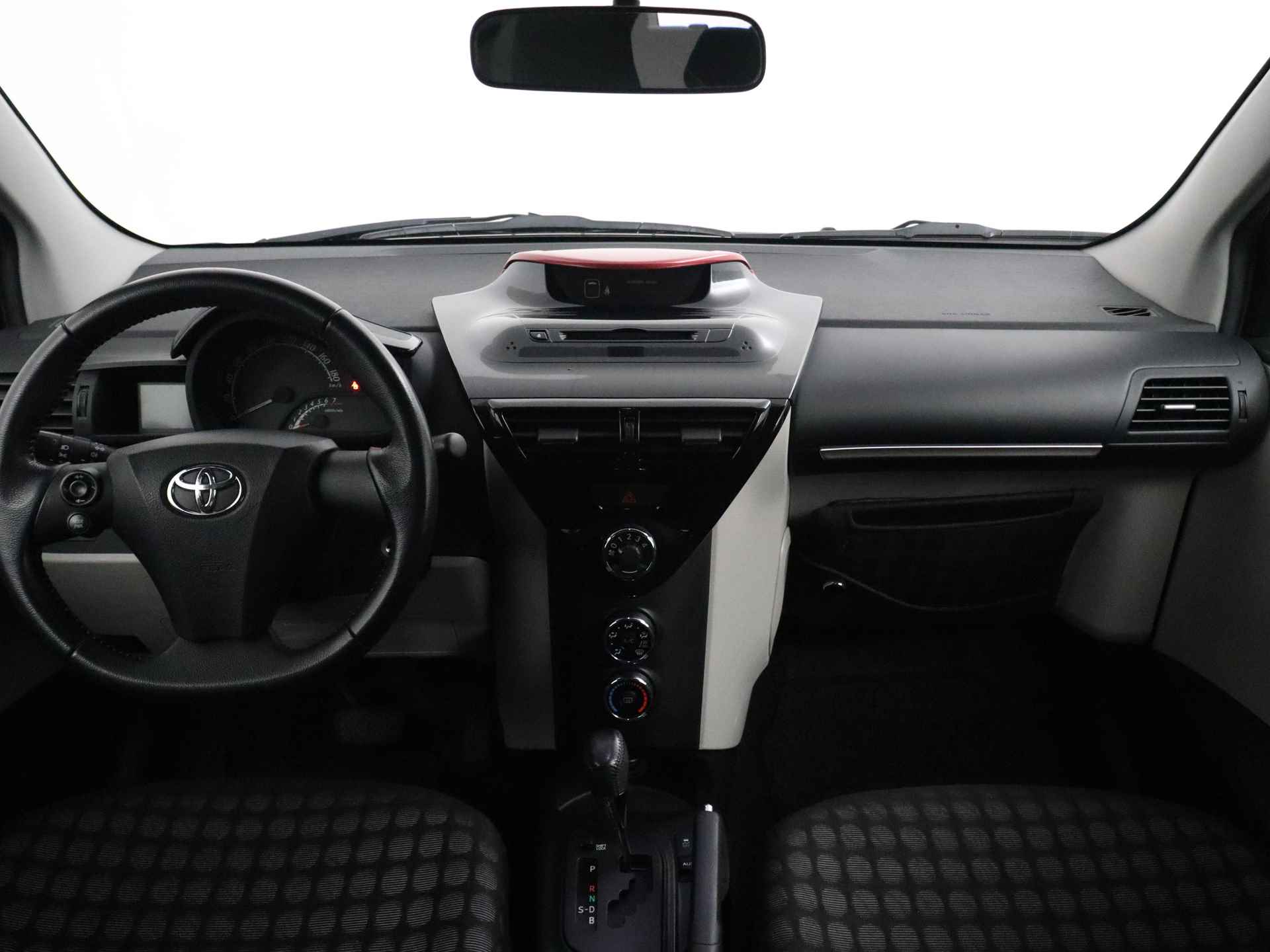 Toyota iQ 1.0 VVTi Aspiration Limited | Airco | Lichtmetalen Velgen | CPV op Afstand | - 5/31