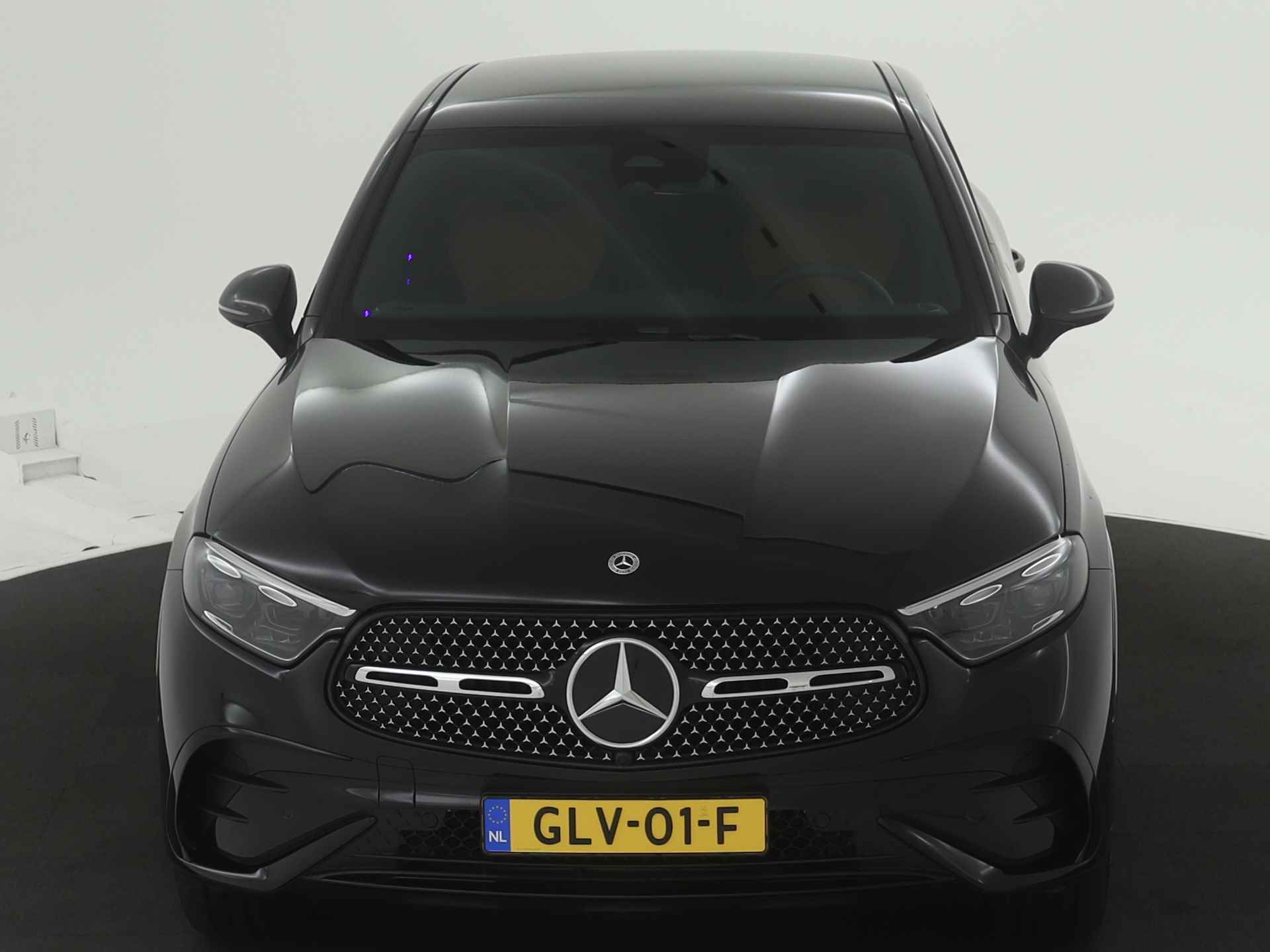 Mercedes-Benz GLC Coupé 300 e 4M AMG Plug-In Hybride | AMG Styling | Night Pakket | Digital Koplampen | 20 Inch AMG LM Velgen | Stuurverwarming | Stoelverwarming | Inclusief 24 maanden MB Certified garantie voor Europa. - 18/43